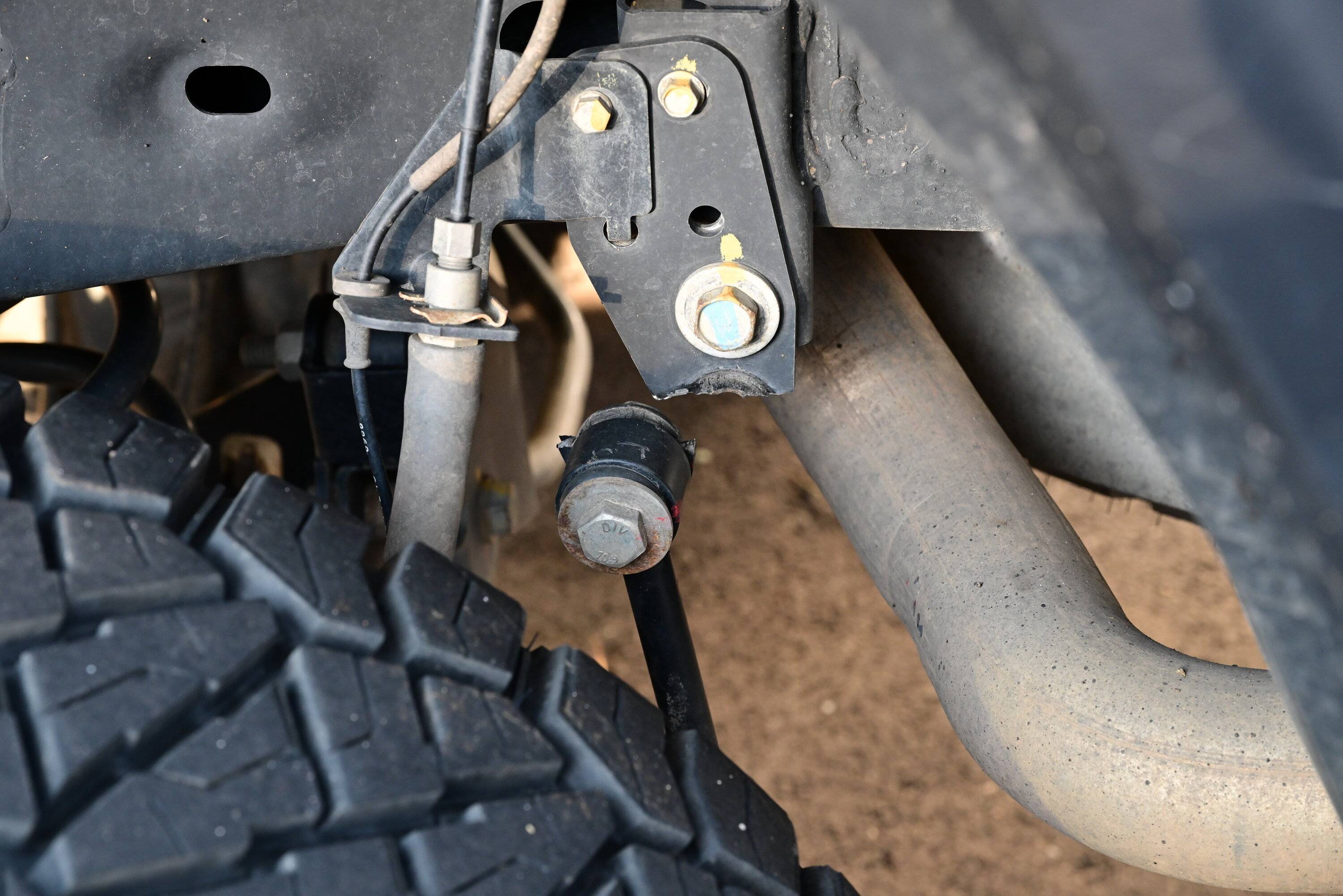 Jeep Gladiator Cracked both rear sway bar end link mounts. Back plate? Weld? Z08_0447A
