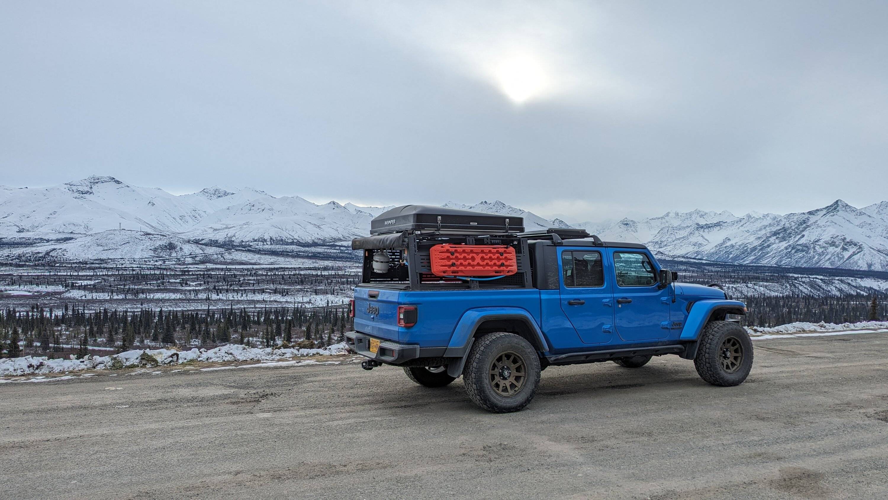 Jeep Gladiator Alaska Daily Drivers: Hydro Blue 80A and Bright White JTR PXL_20231029_204127072