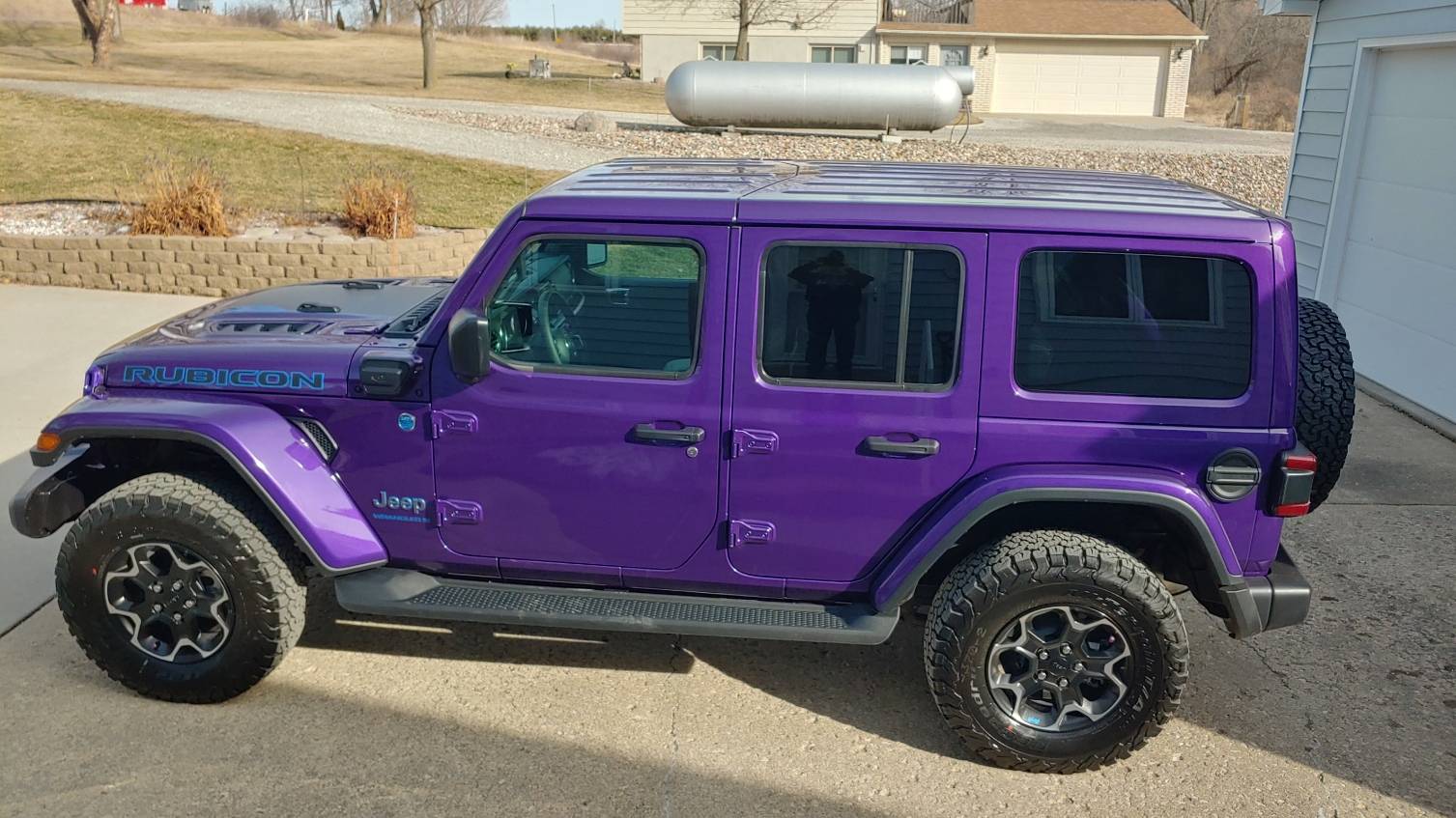 Jeep Gladiator New Gladiator delivered without side steps? 20230208_143522_HDR
