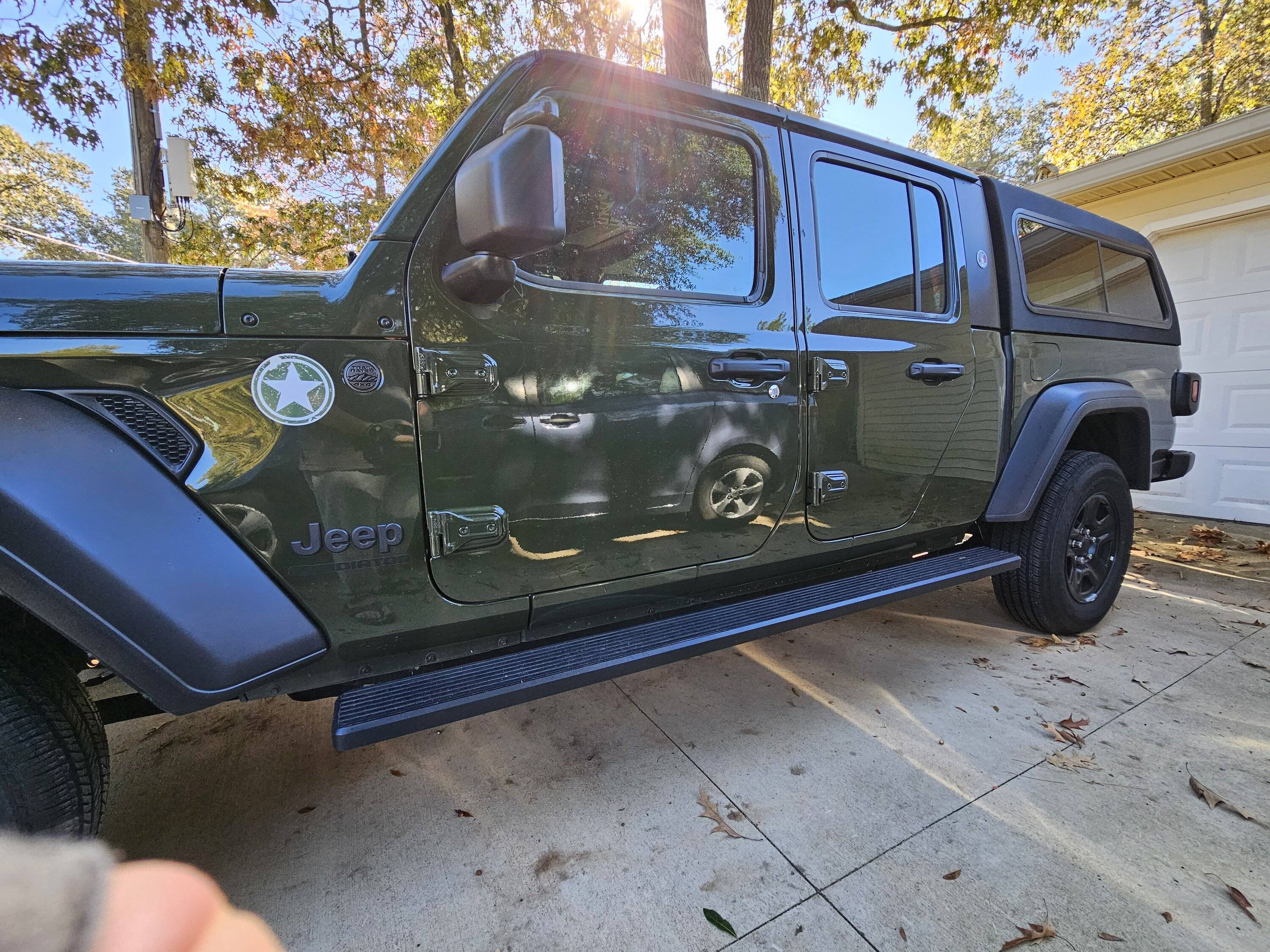 Jeep Gladiator New Gladiator delivered without side steps? Running Board