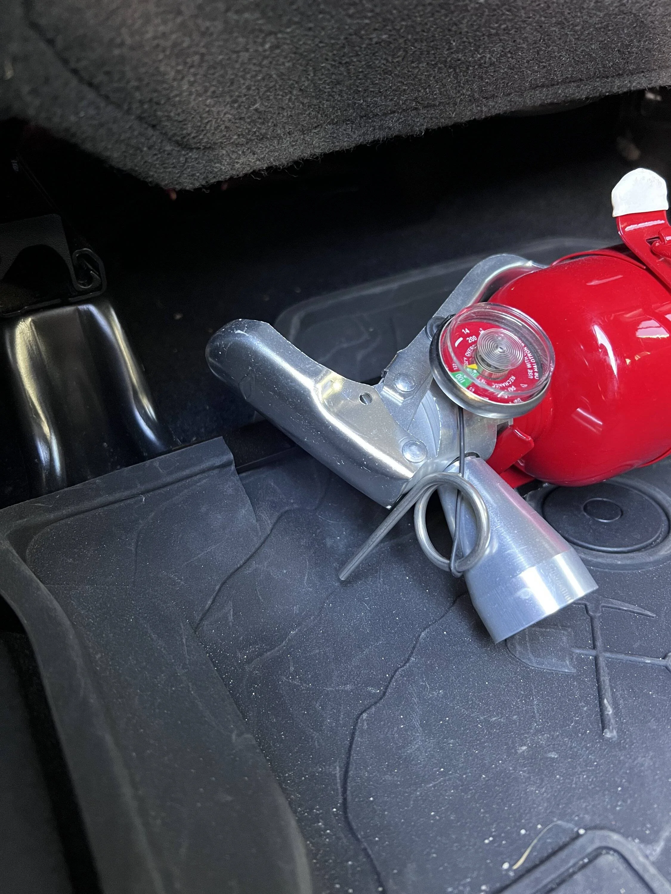 Jeep Gladiator Fire extinguisher mount for Gladiator? IMG_9712