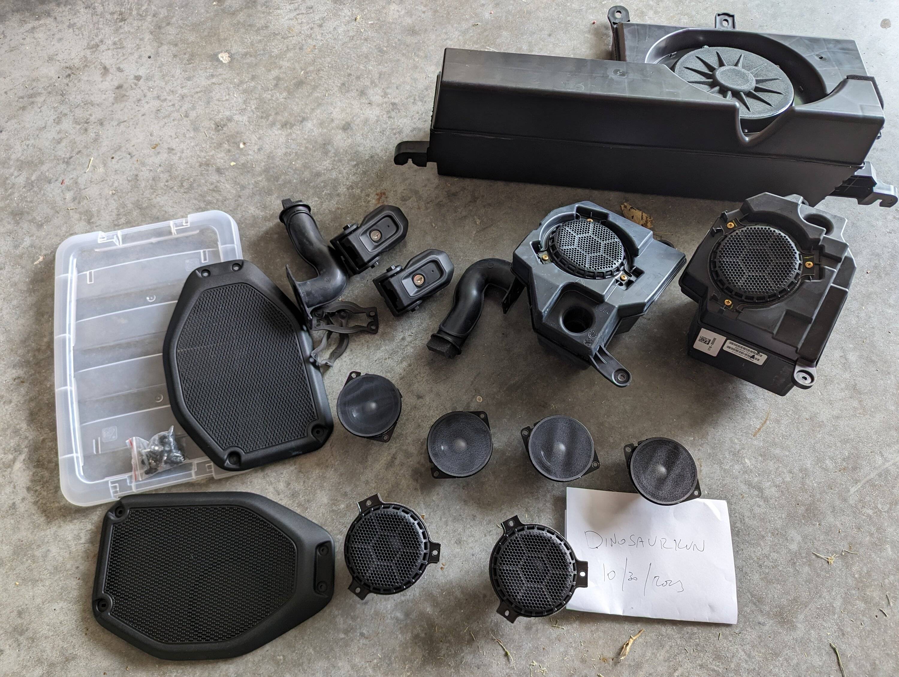 Jeep Gladiator Various Parts PXL_20231030_151808543