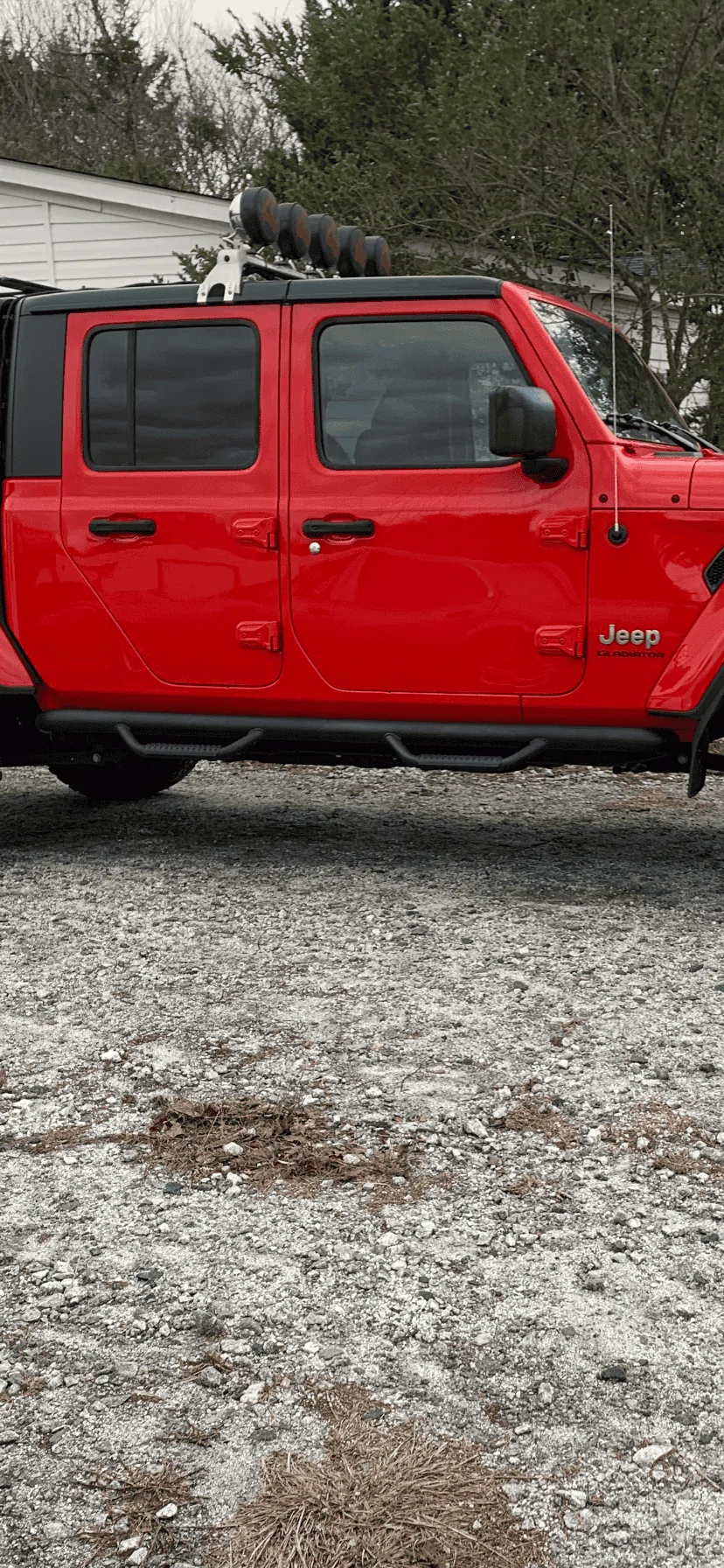 Jeep Gladiator New Gladiator delivered without side steps? 6744F586-BE59-43E5-97FC-0F92525FFE4C