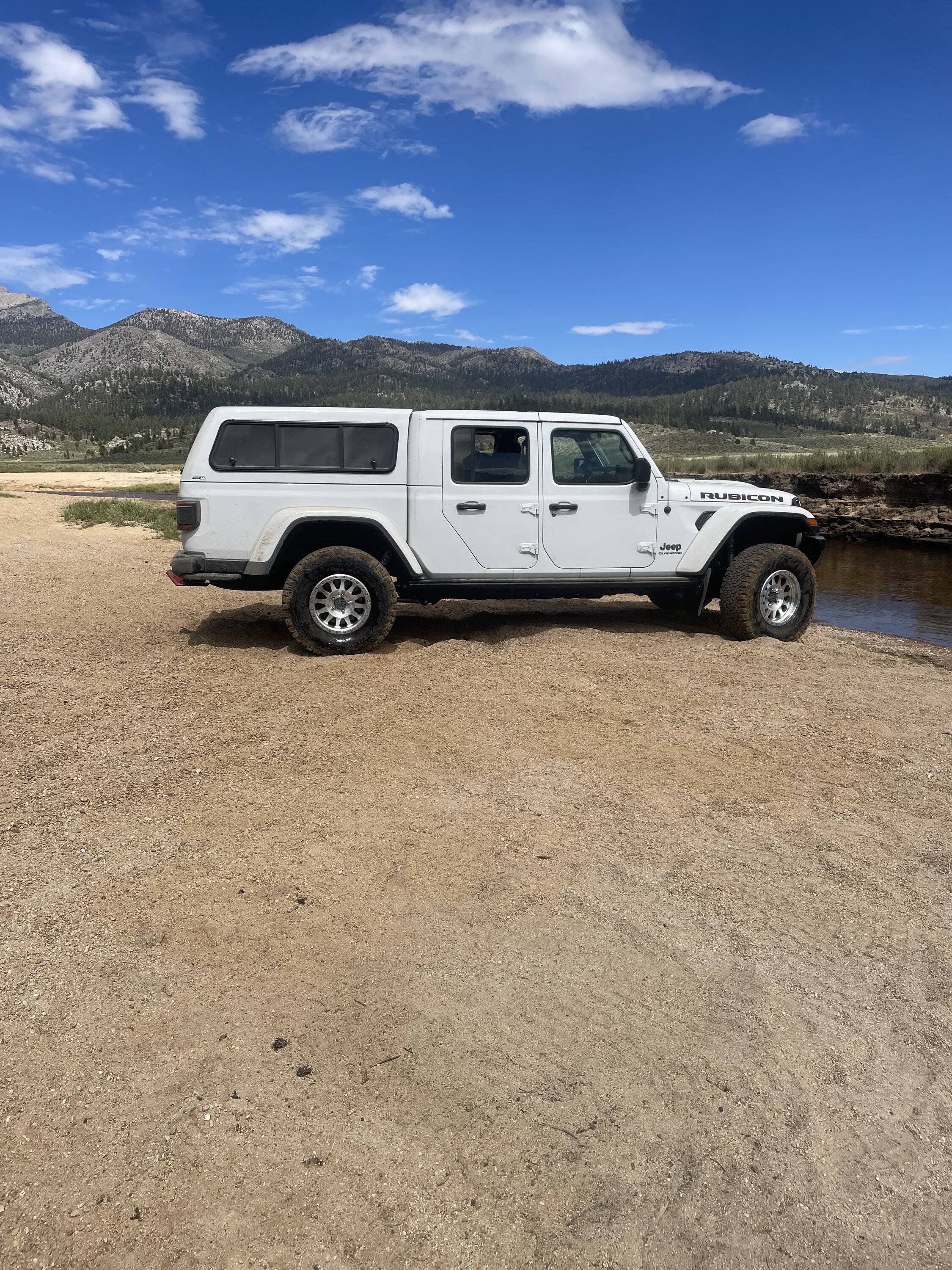 Jeep Gladiator Updated - Topper fit IMG_7158