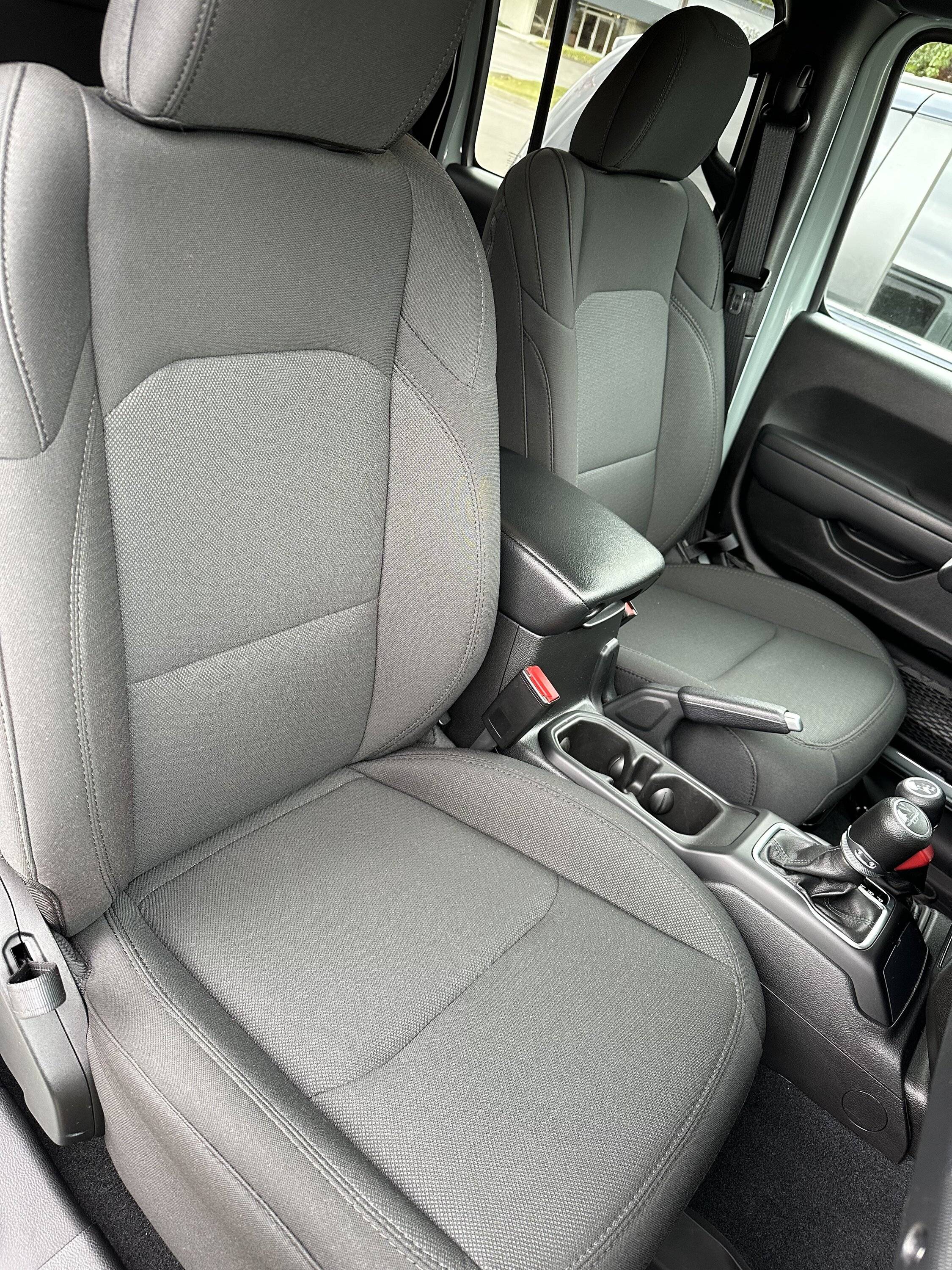 Jeep Gladiator Selling cloth seat covers from 2023 gladiator sport s $150 plus shipping IMG_0930