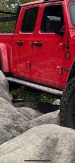 Jeep Gladiator Steps that cover the pinch weld IMG_5014