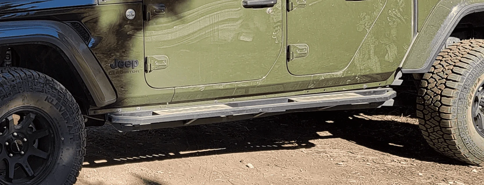 Jeep Gladiator Steps that cover the pinch weld 1698761132129