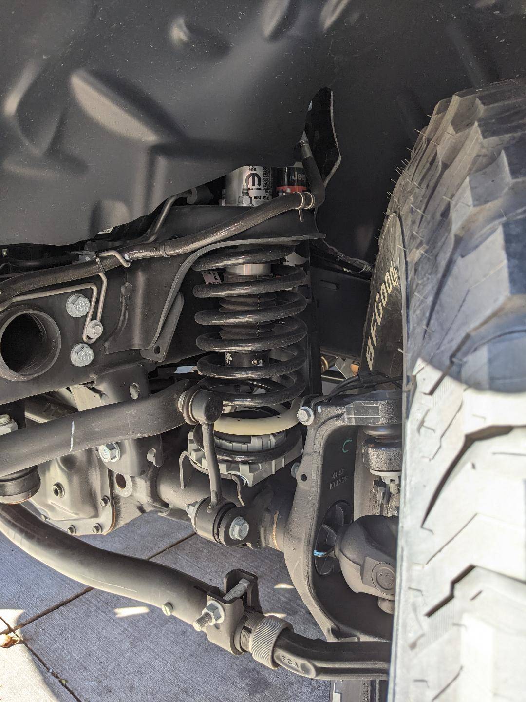 Jeep Gladiator 37x12.50x17 on stock Mojave - do they rub? 1698783079056