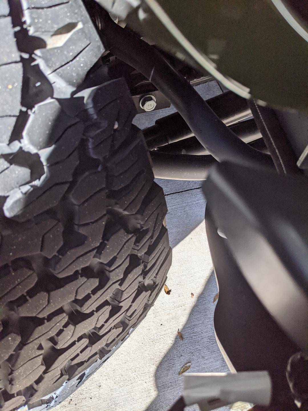 Jeep Gladiator 37x12.50x17 on stock Mojave - do they rub? 1698783089512