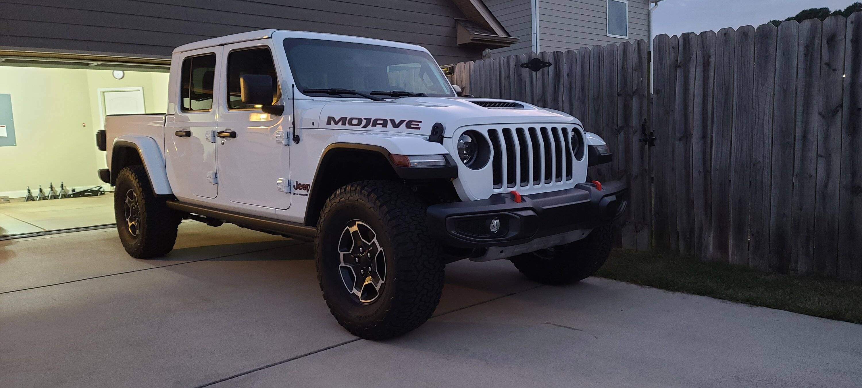 Jeep Gladiator Is pricing good enough to jump early? 20231019_182528