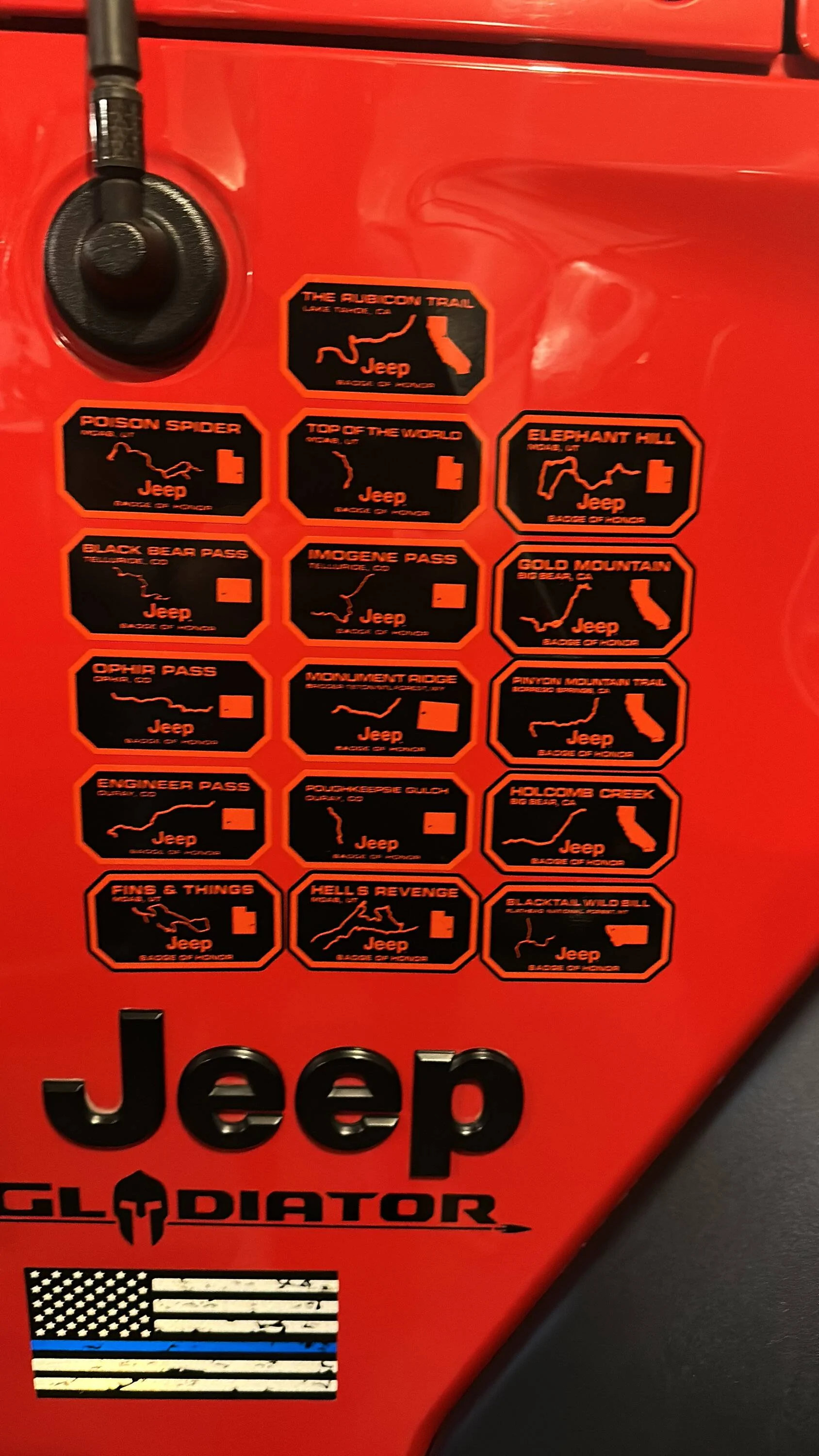 Jeep Gladiator Black fender flares instead of body color 64C6F6E4-6065-4945-A2AE-D2671305C757
