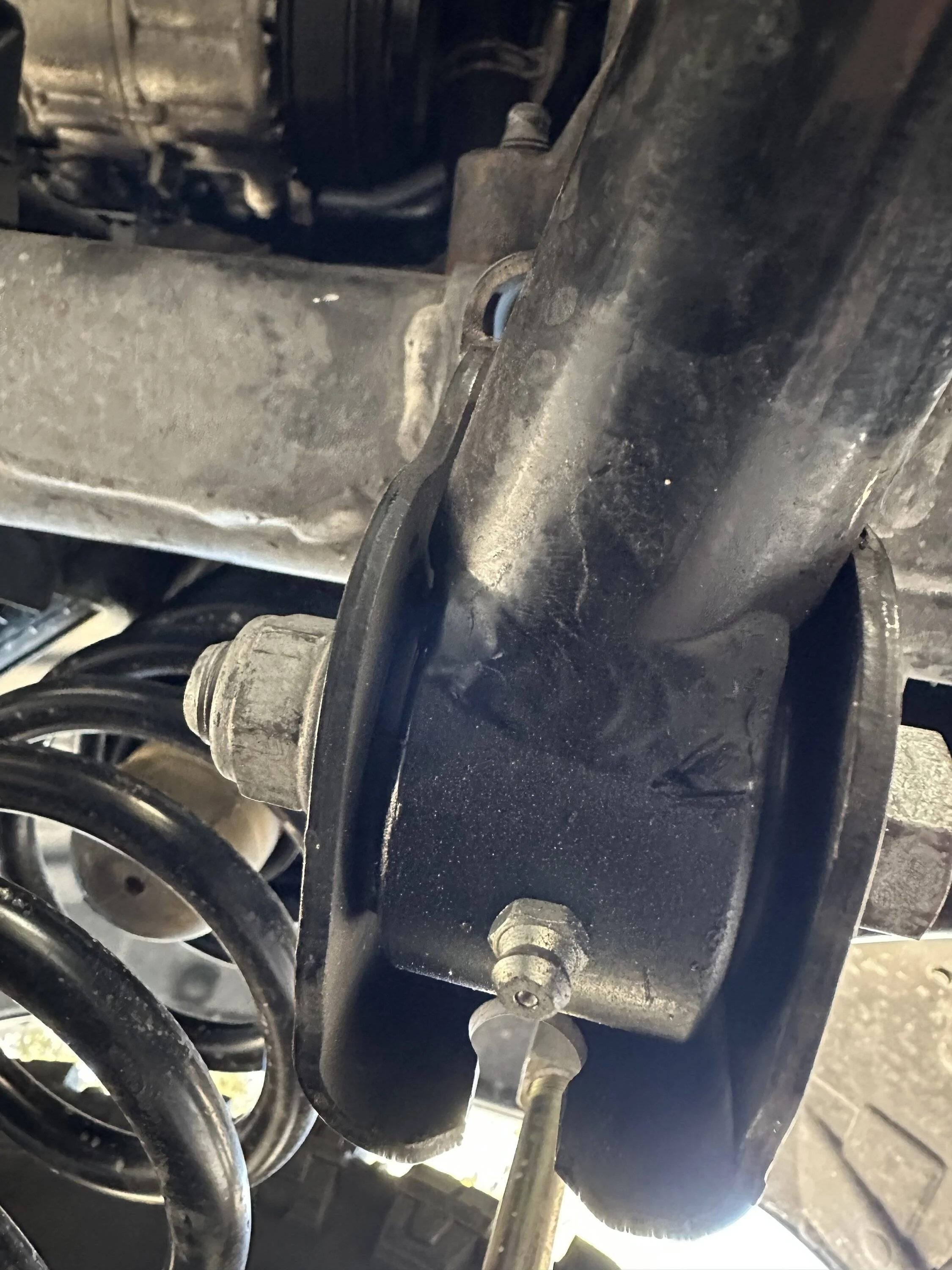 Jeep Gladiator Track bar contacting frame mount IMG_2940