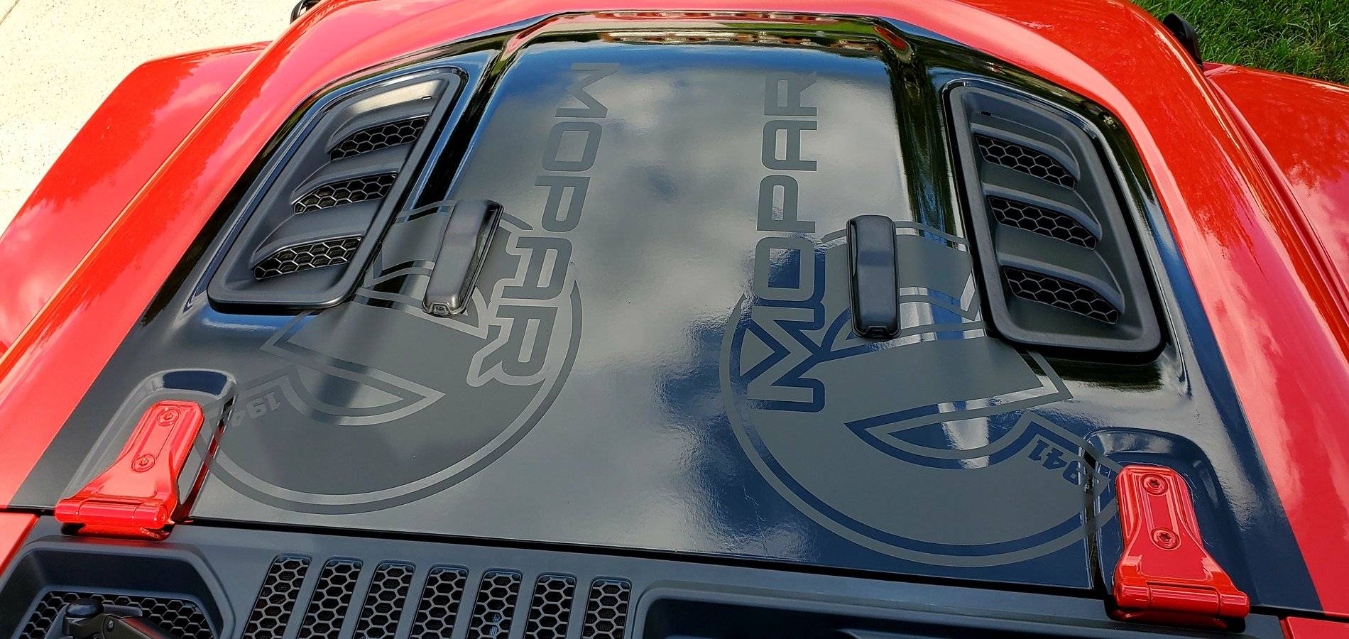 Jeep Gladiator Where to buy these Mopar graphics decals? IMG_7106