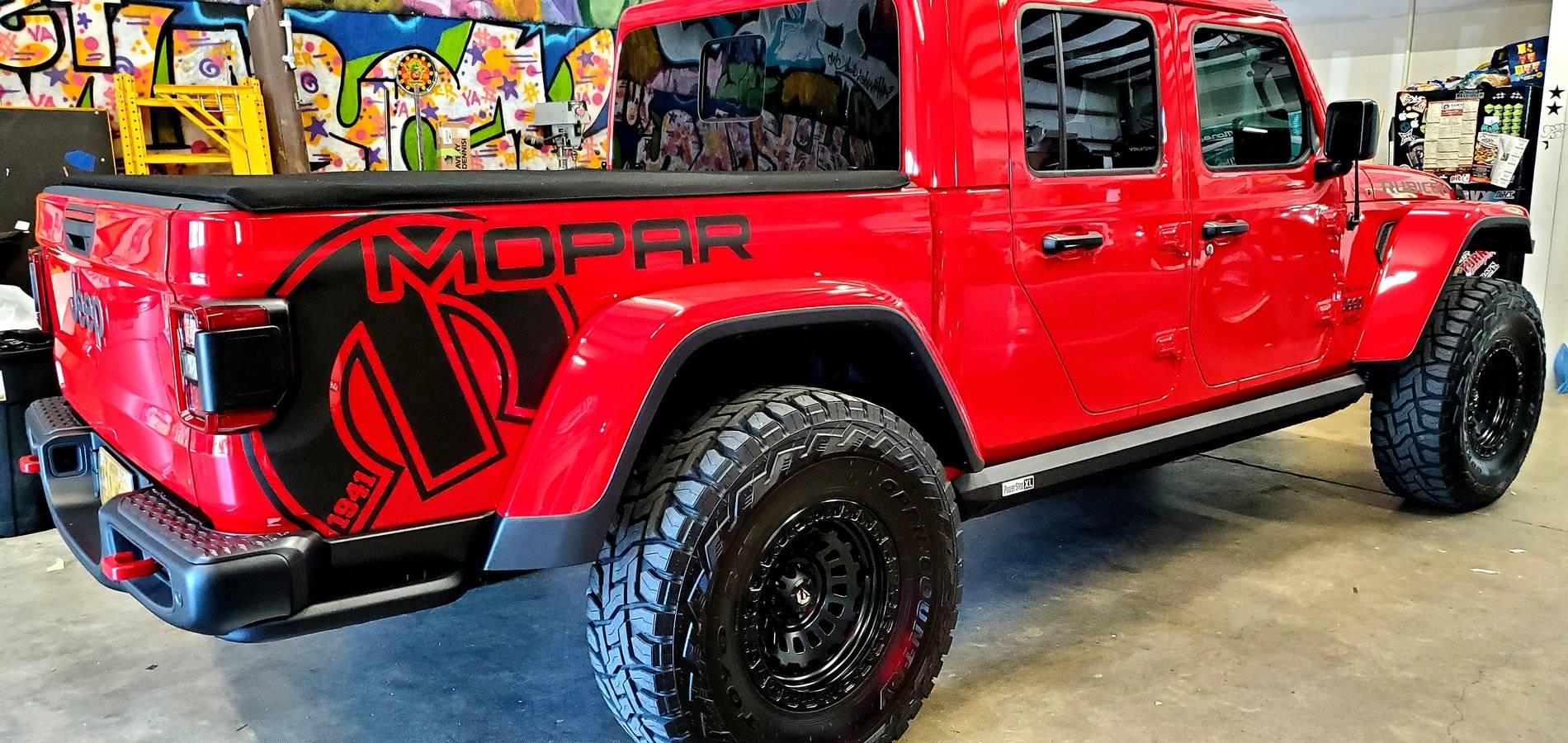 Jeep Gladiator Where to buy these Mopar graphics decals? IMG_7104