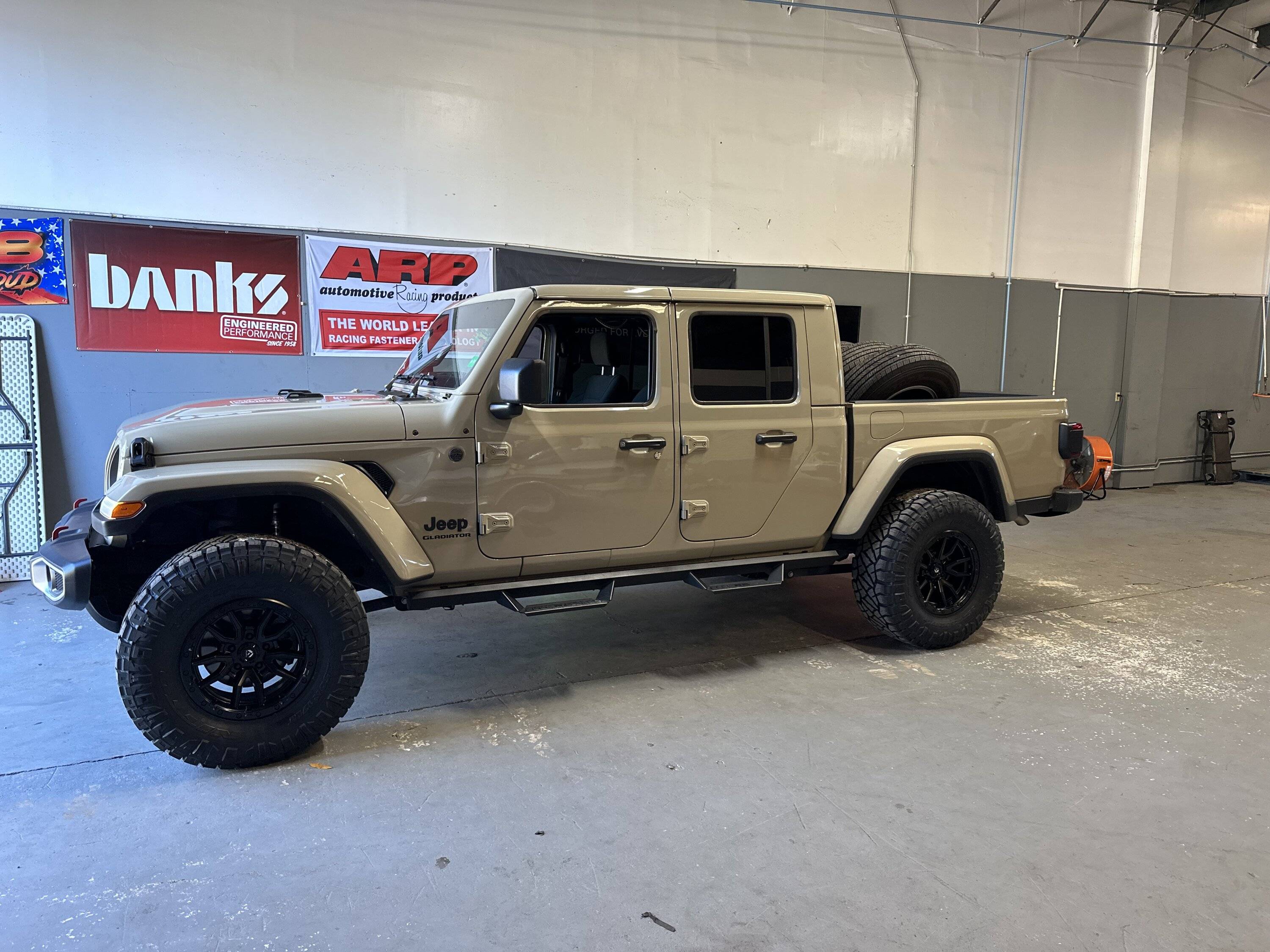 Jeep Gladiator 3.5" Lift On 35's 72047714816__C0B224BF-2FBC-48B3-B7CD-43B6BD375FF7