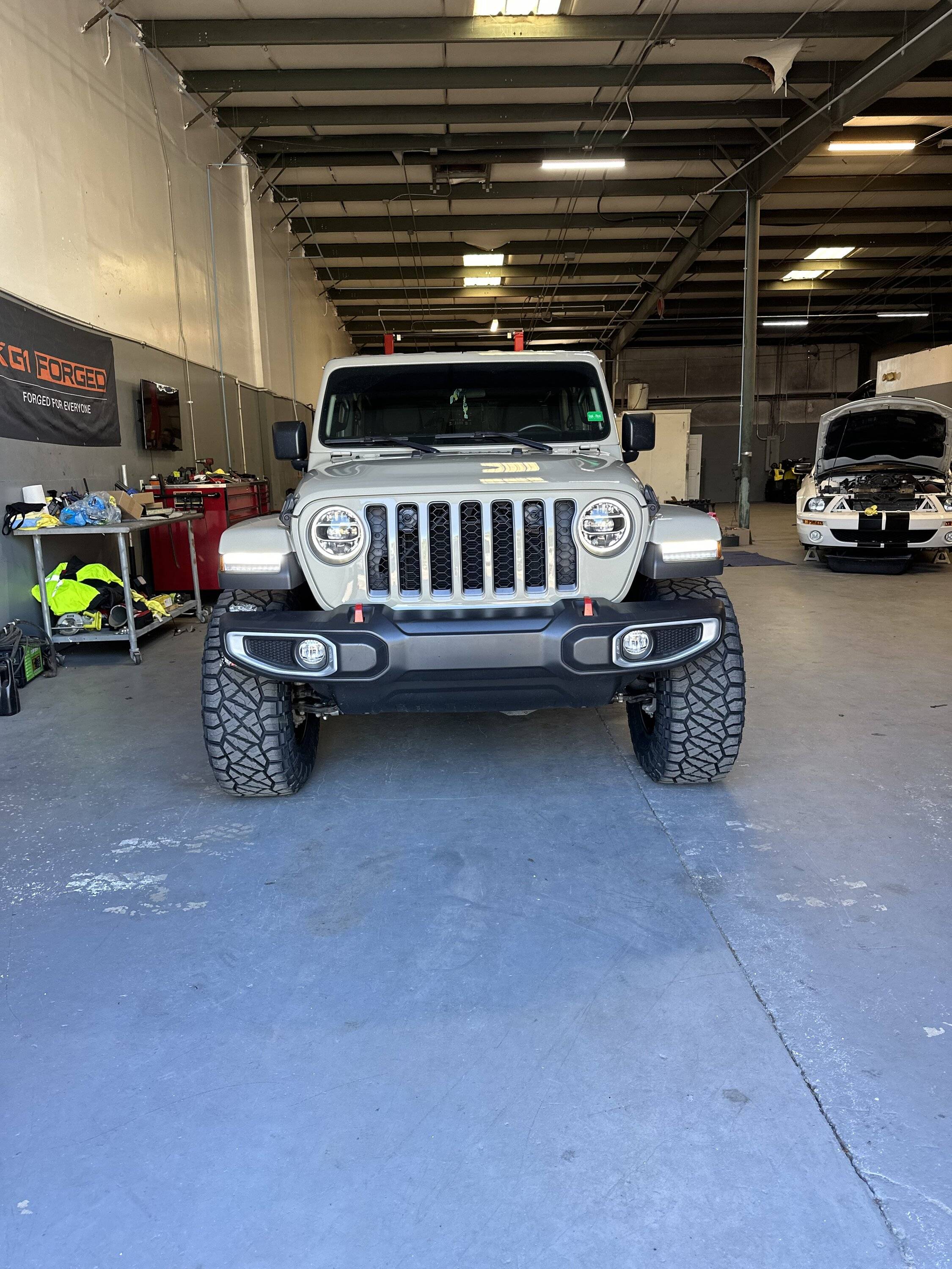 Jeep Gladiator JT on 35s with 3inch lift 72047715716__C895DC0C-33CB-49AD-91BA-24914944F572
