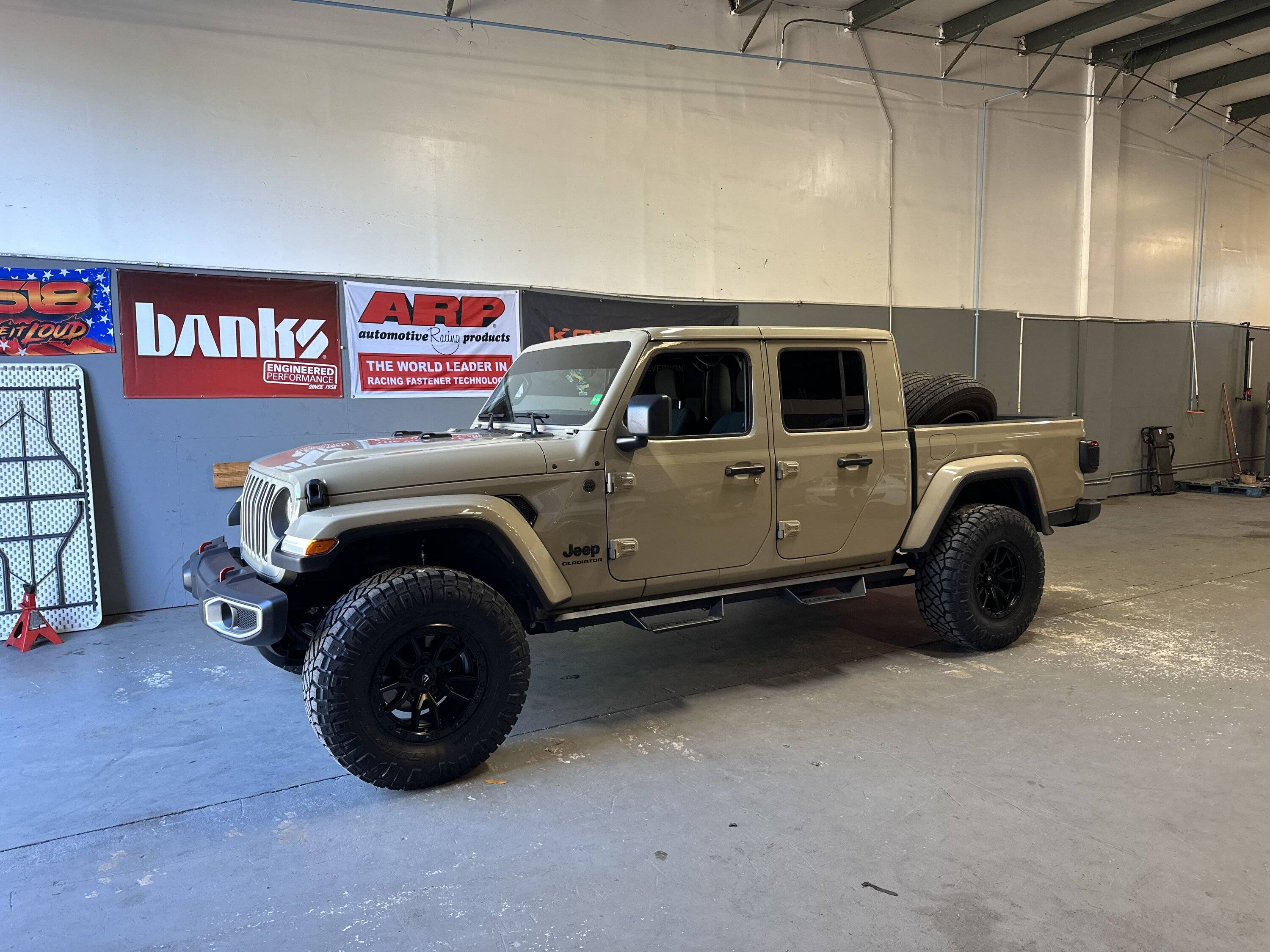 Jeep Gladiator JT on 35s with 3inch lift 72047713990__CBBA908B-9C17-431C-99EF-9EDDE8DFB3C5