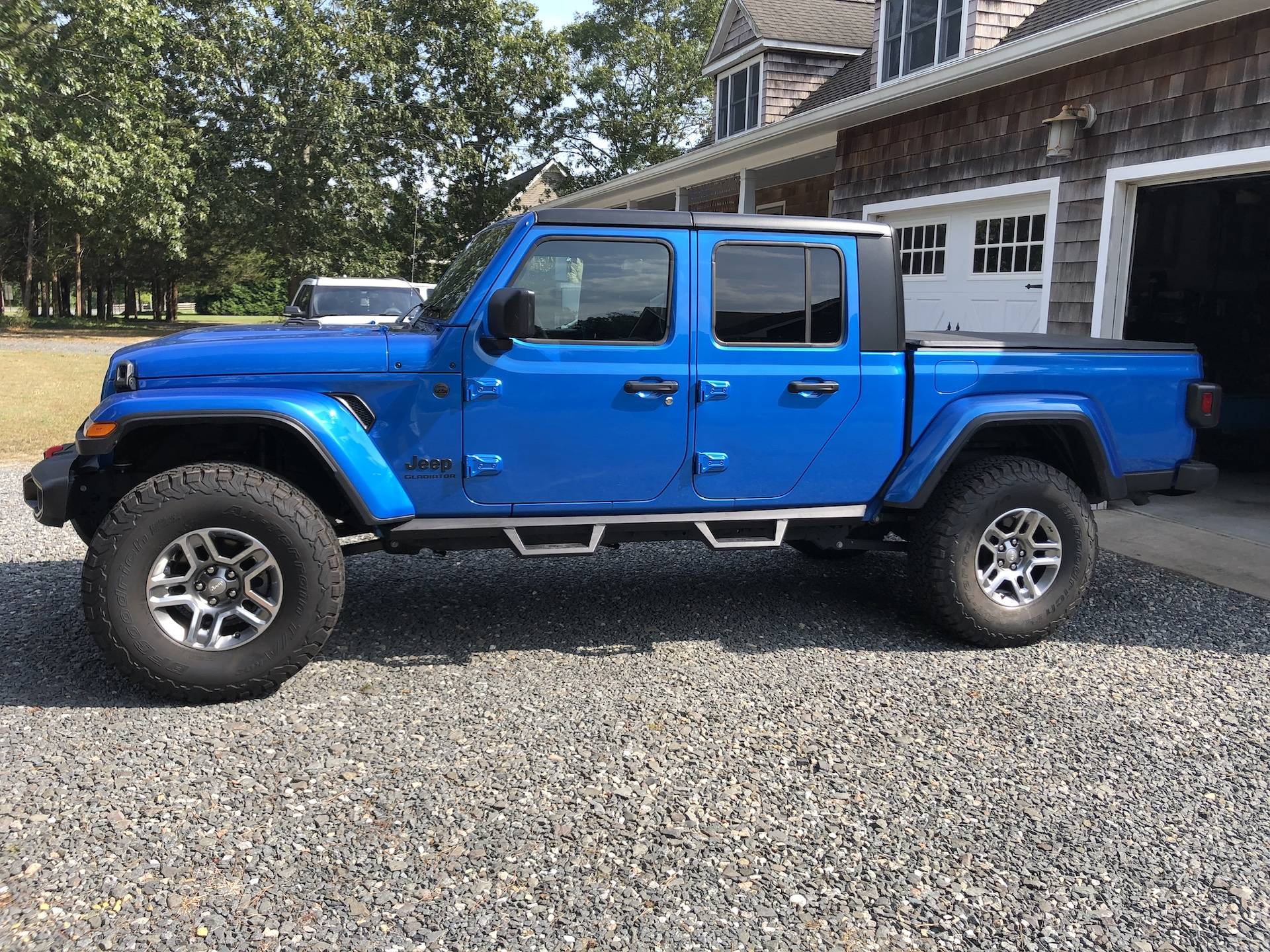 Jeep Gladiator Steps that cover the pinch weld DFCD7B7B-FA4A-4B31-8388-A15A6C0BA094 copy