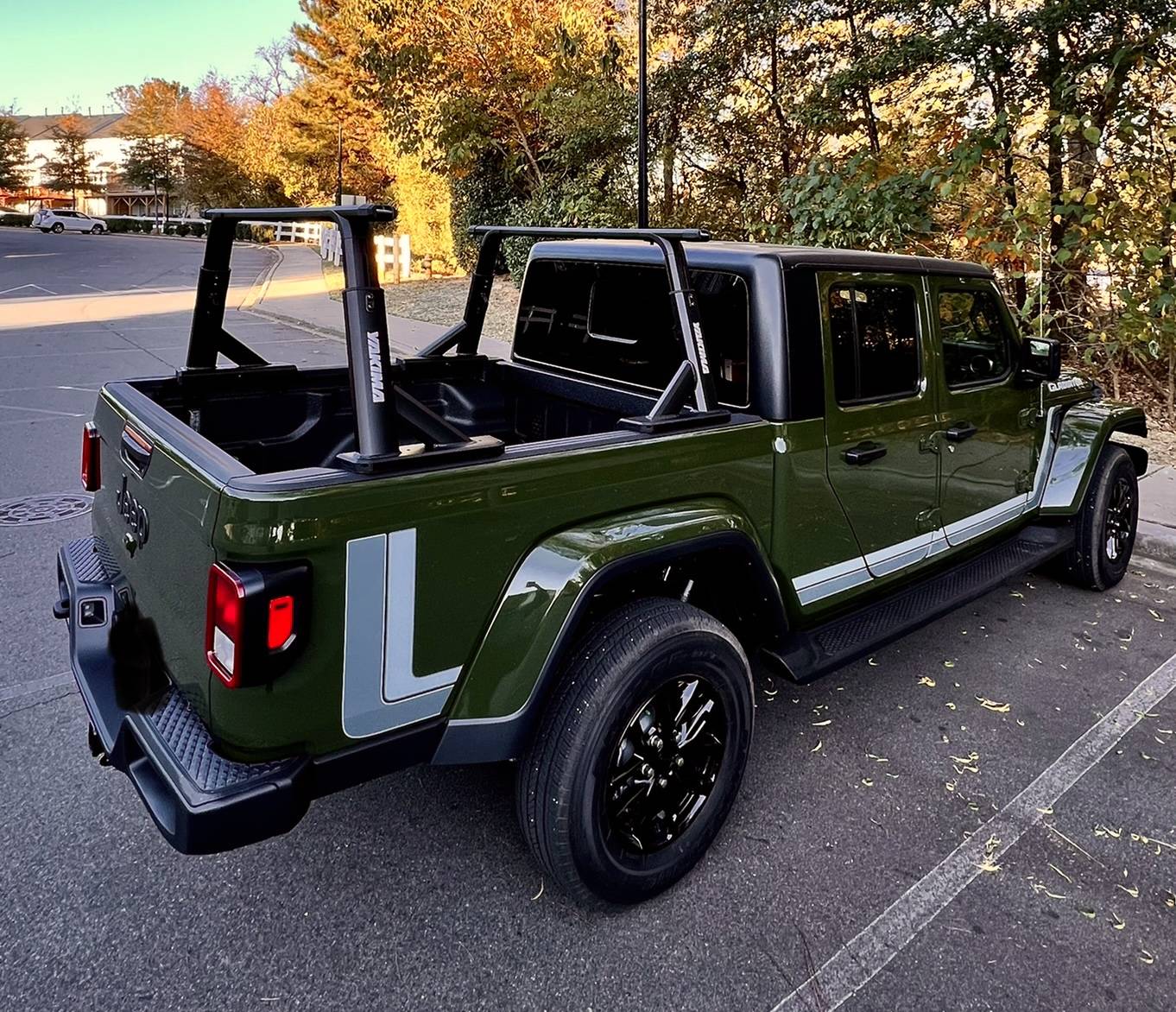 Jeep Gladiator Thule Xsporter Pro *OR* Yakima Overhaul HD?? 751D0E89-9C47-42B1-90B7-AF2E6D9F904B
