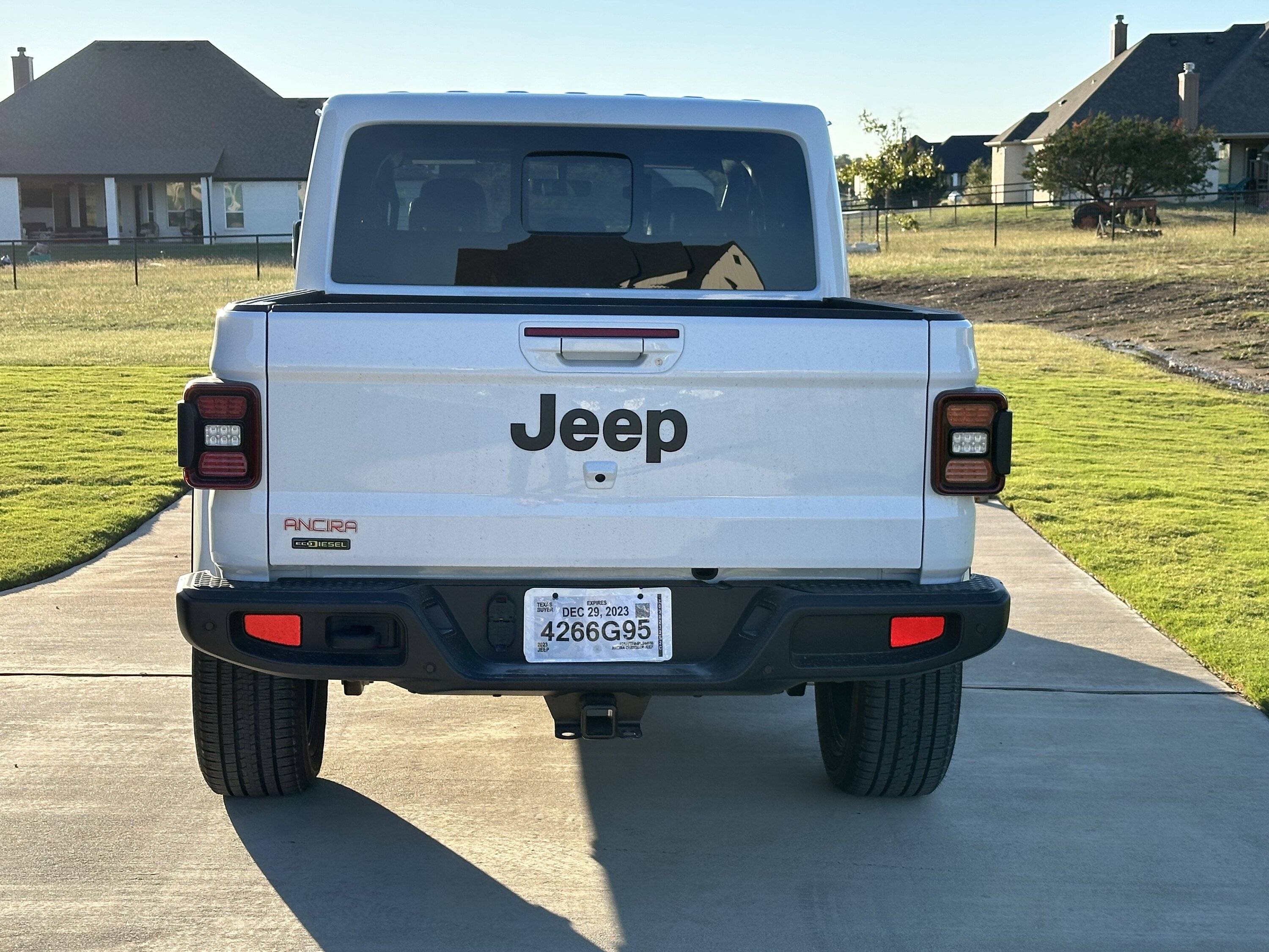 Jeep Gladiator BRIGHT WHITE Gladiator JT Club IMG_9616