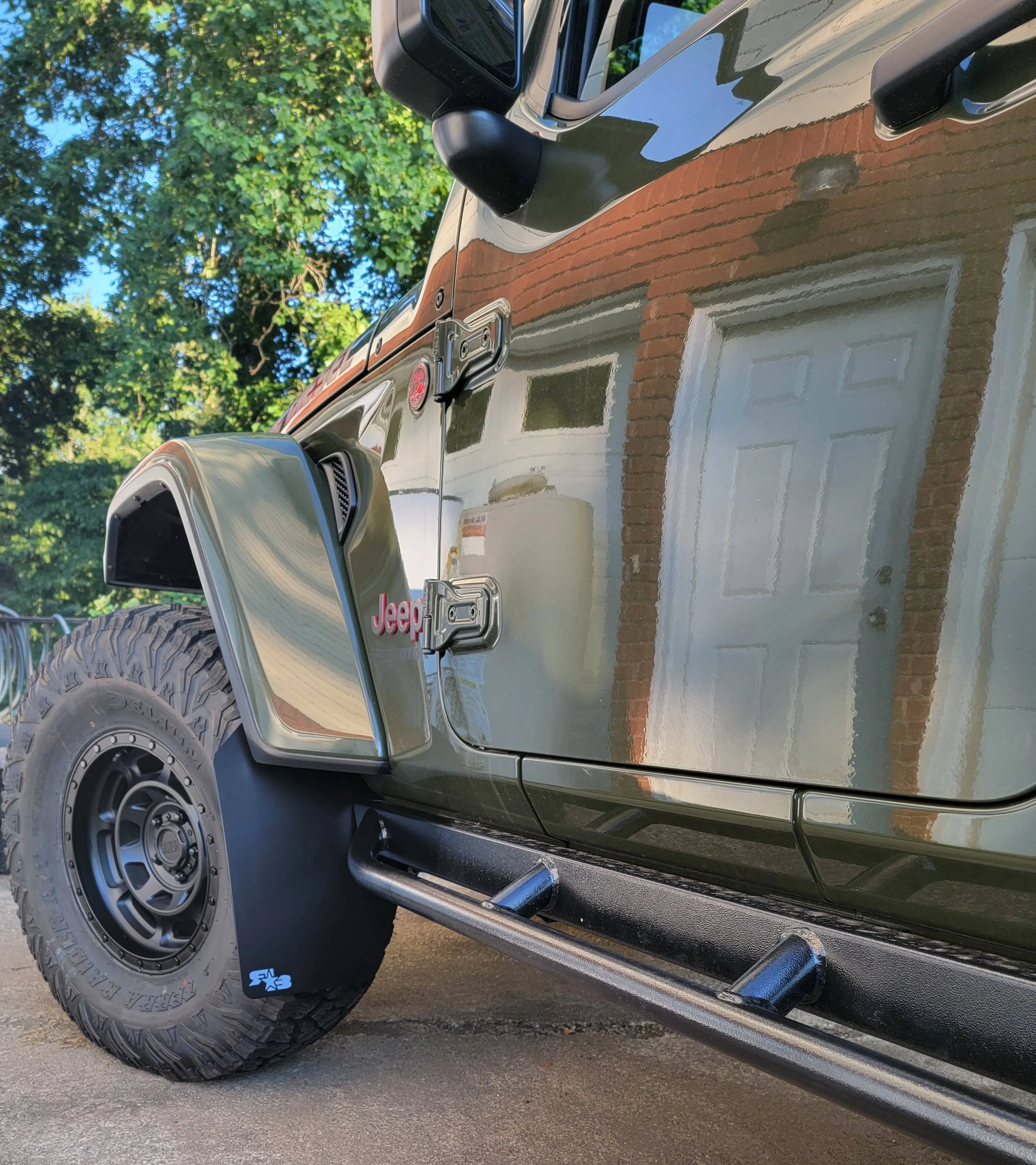 Jeep Gladiator Curved Running Boards/Nerf Bars 20220704_183710