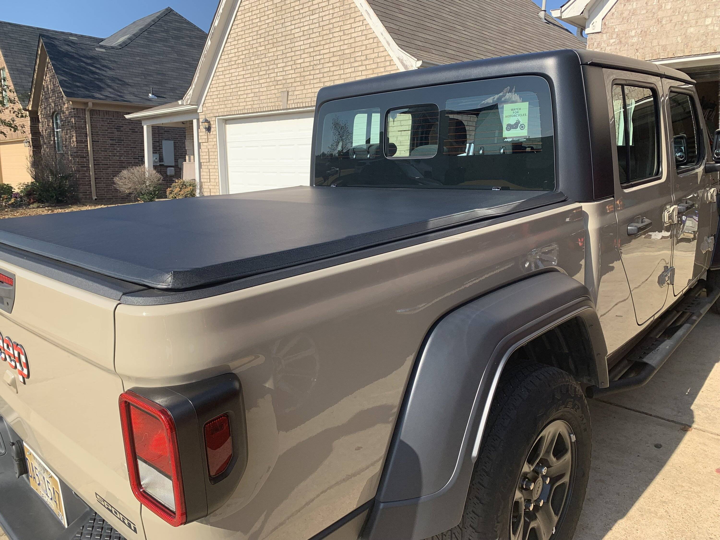 Jeep Gladiator Best Tonneau Cover IMG_2326
