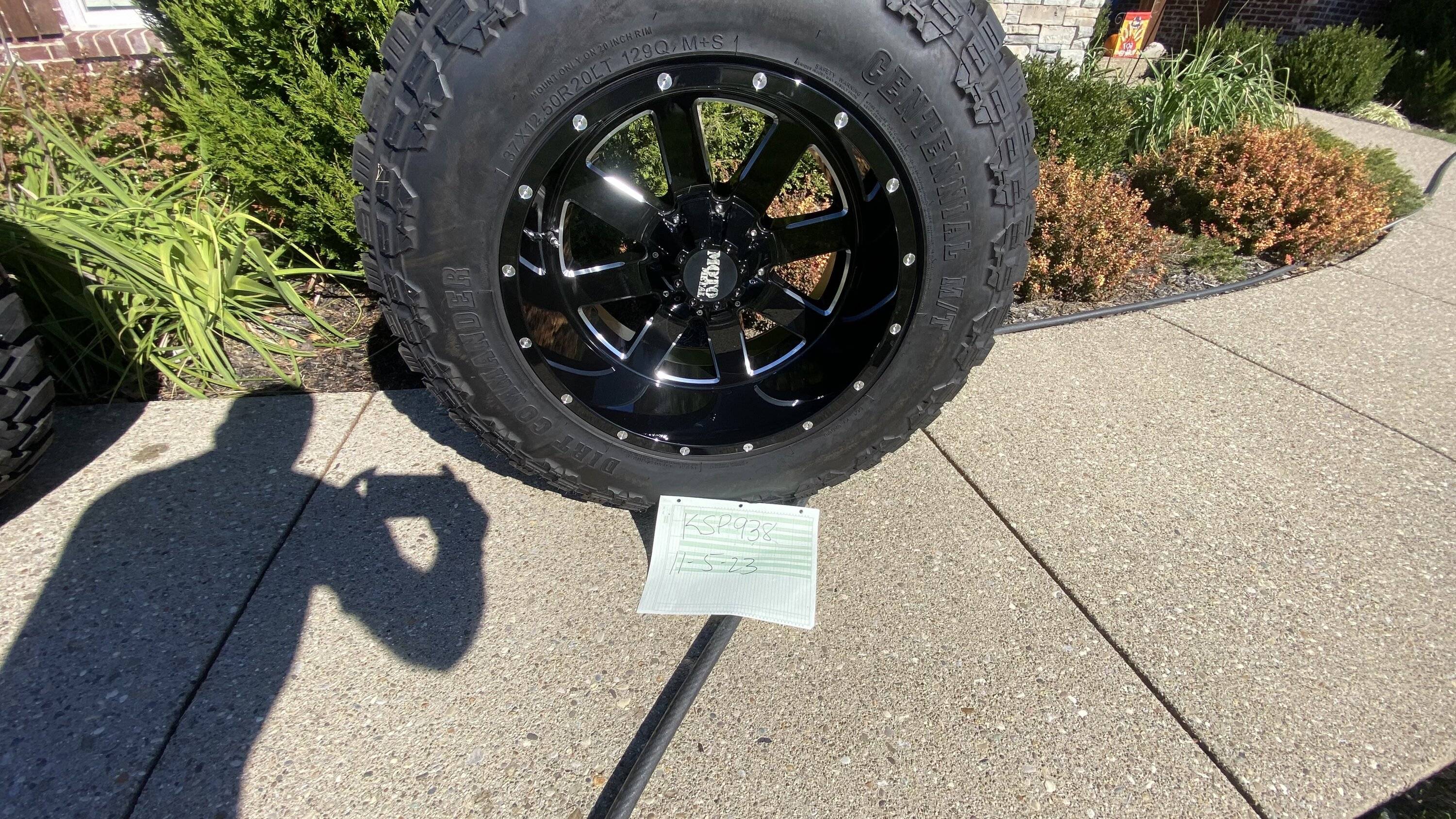 Jeep Gladiator Motometal rims and tires 37X12.5X20 IMG_3973