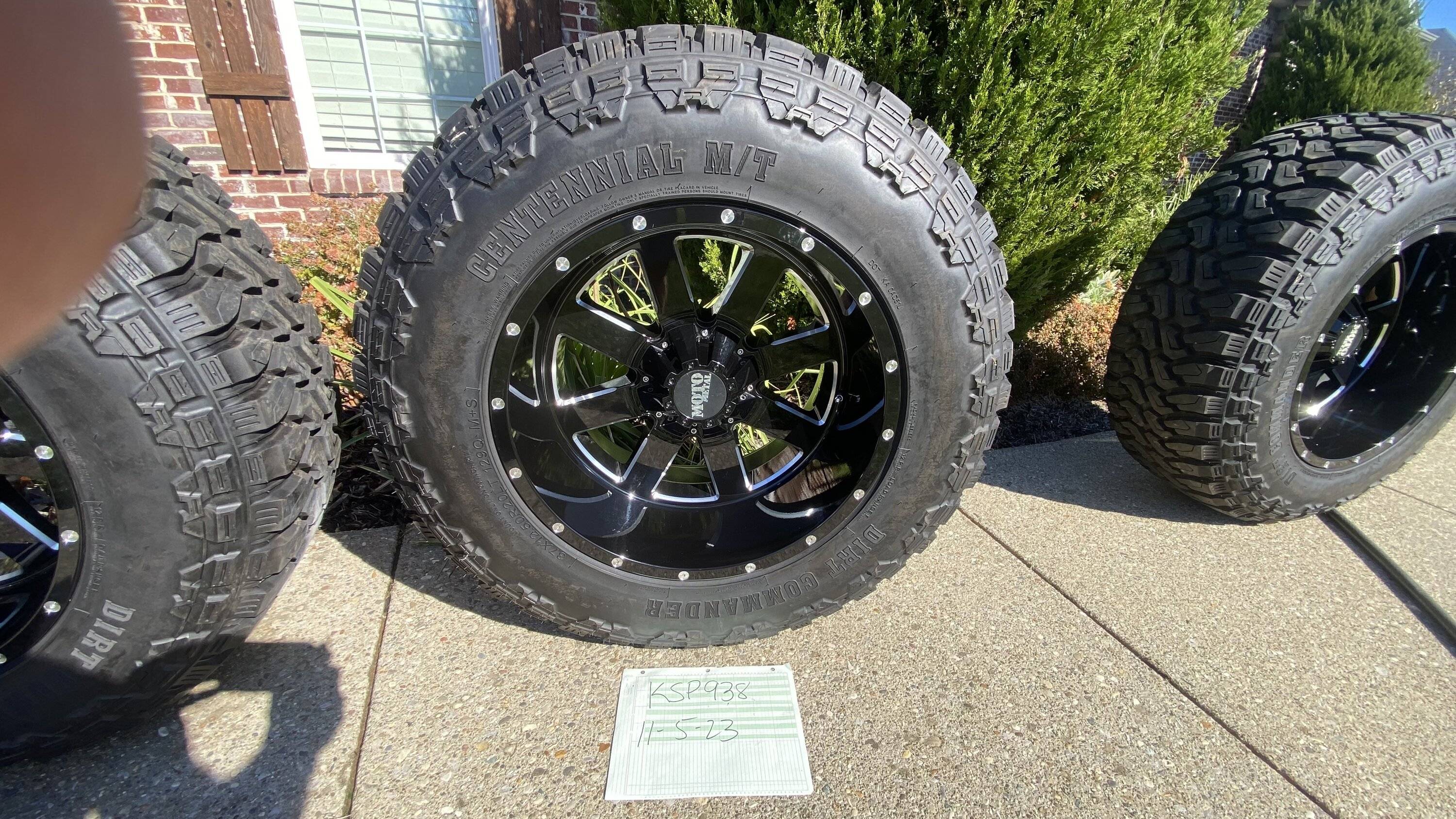 Jeep Gladiator Motometal rims and tires 37X12.5X20 IMG_3974