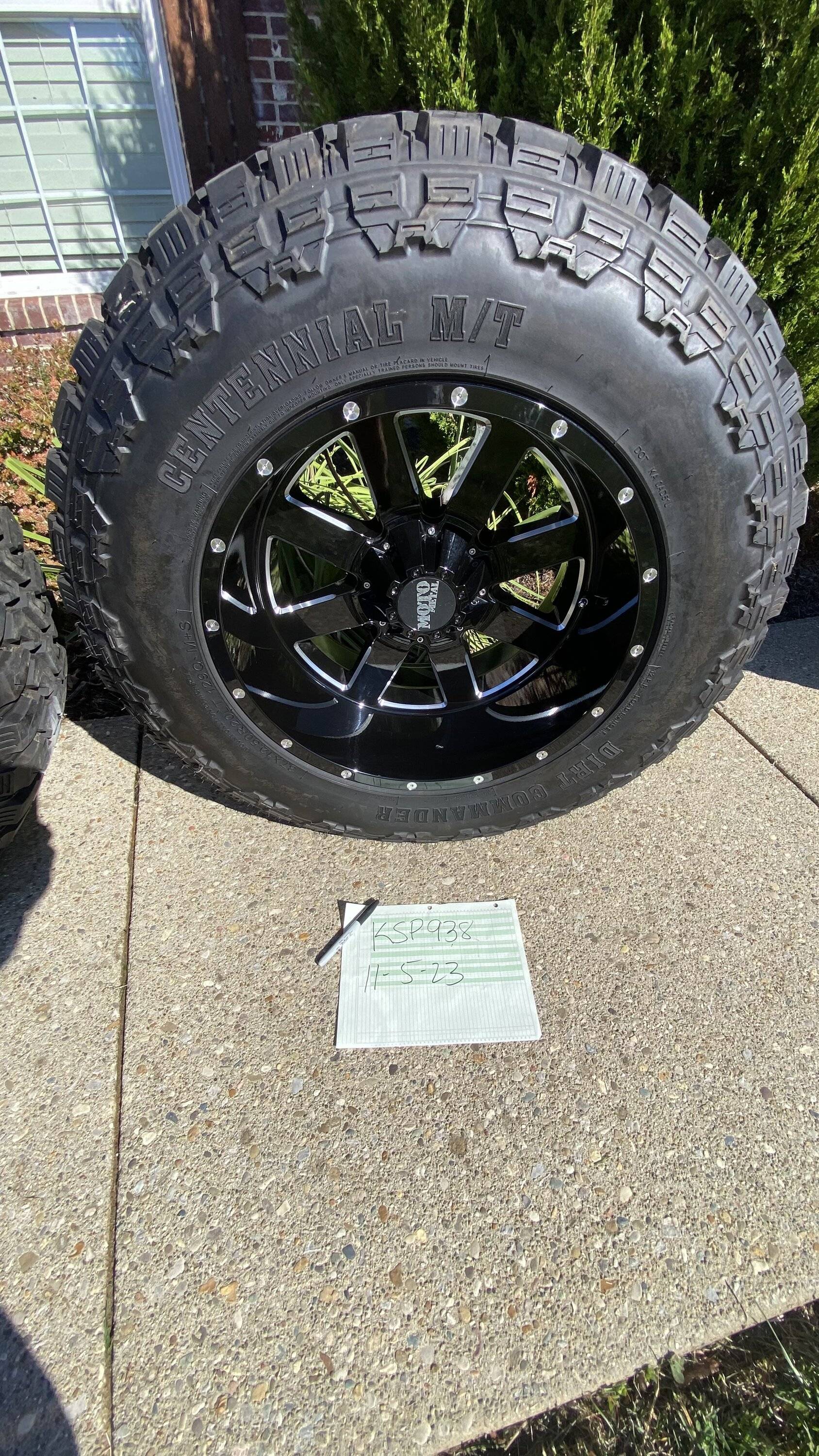 Jeep Gladiator Motometal rims and tires 37X12.5X20 IMG_3977