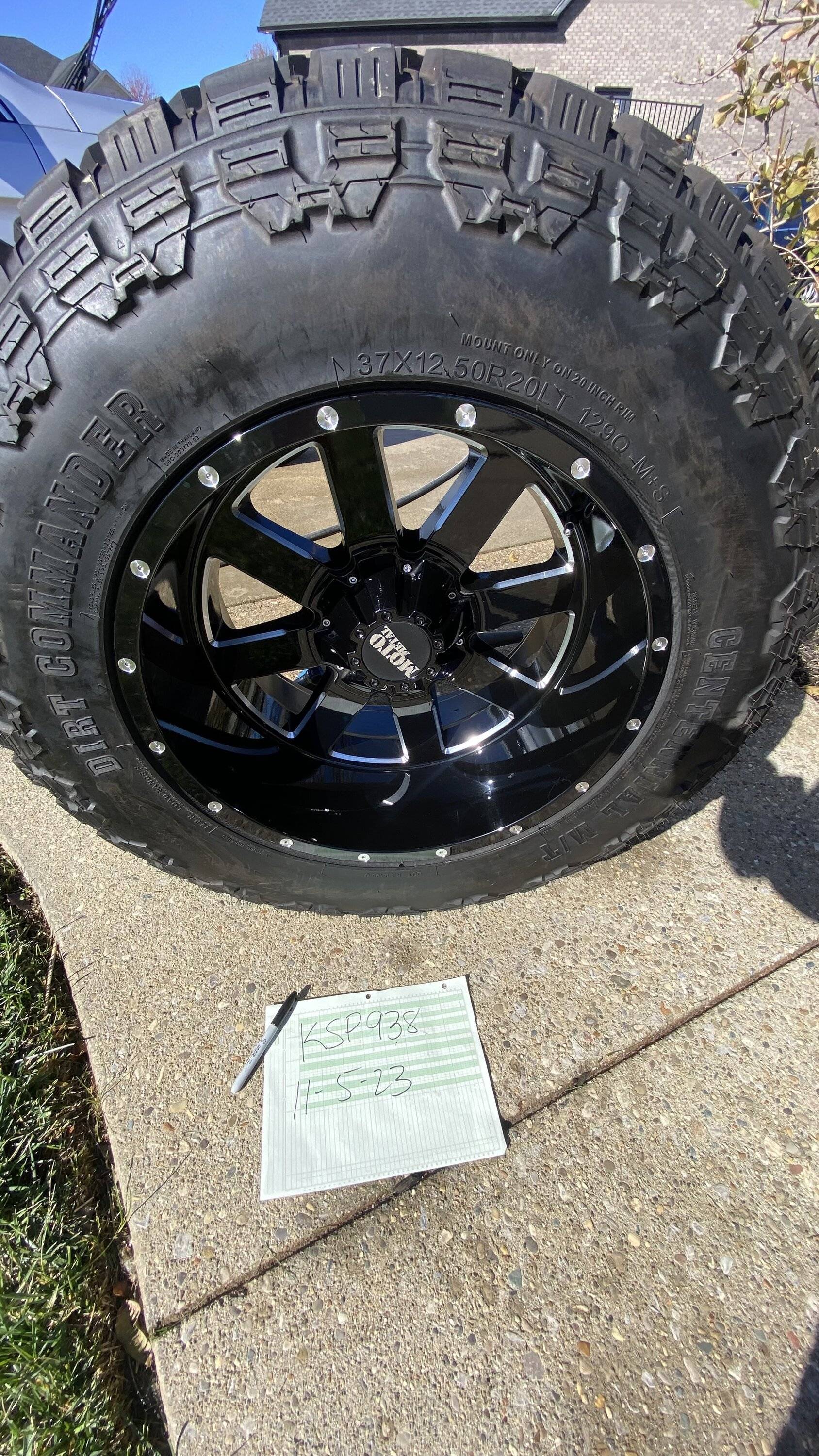 Jeep Gladiator Motometal rims and tires 37X12.5X20 IMG_3976