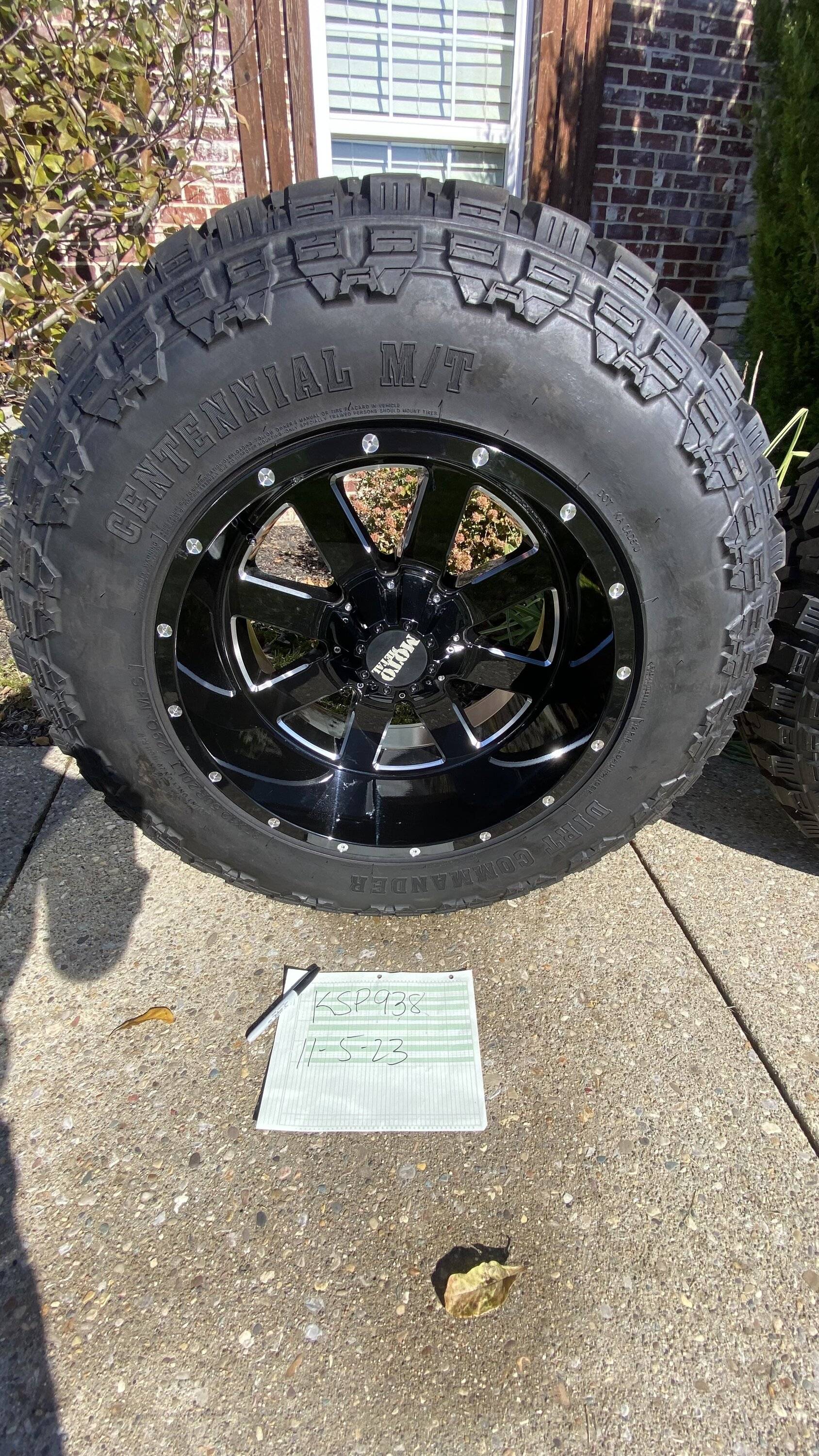 Jeep Gladiator Motometal rims and tires 37X12.5X20 IMG_3975