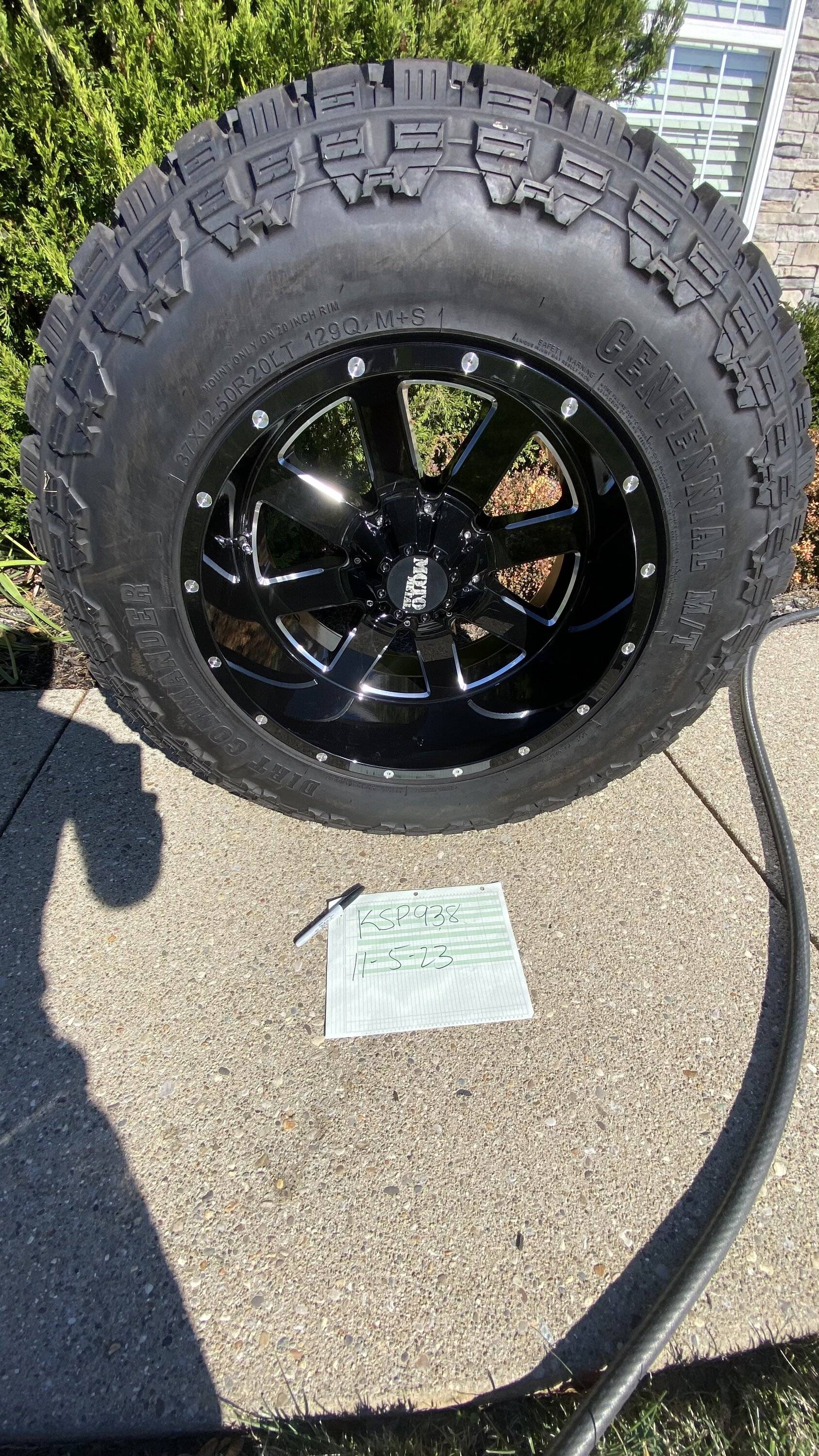 Jeep Gladiator Motometal rims and tires 37X12.5X20 IMG_3978