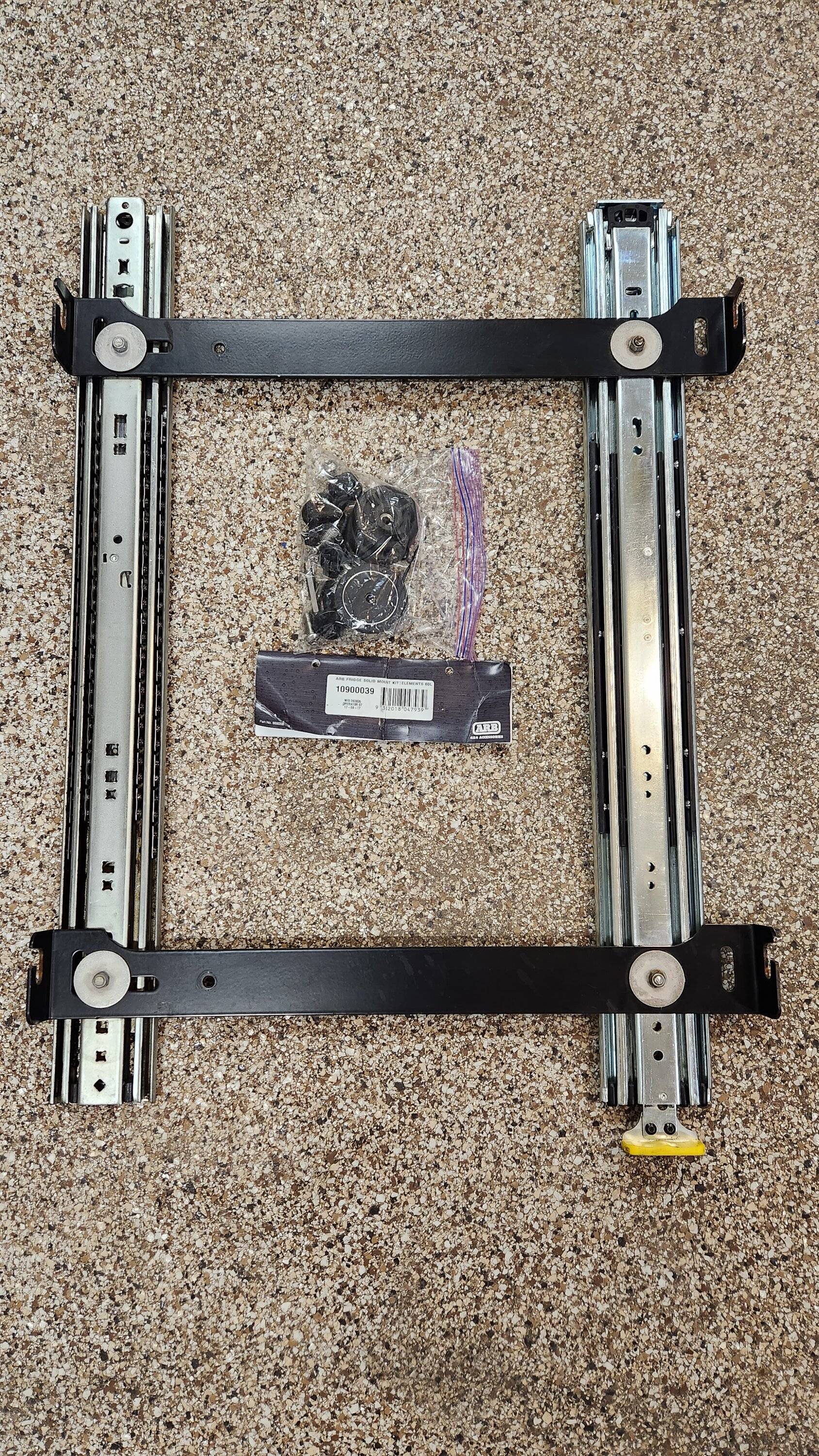 Jeep Gladiator ARB Elements 63 Fridge + ARB Solid Mount Kit + Accuride Locking Sliders 20231106_101514