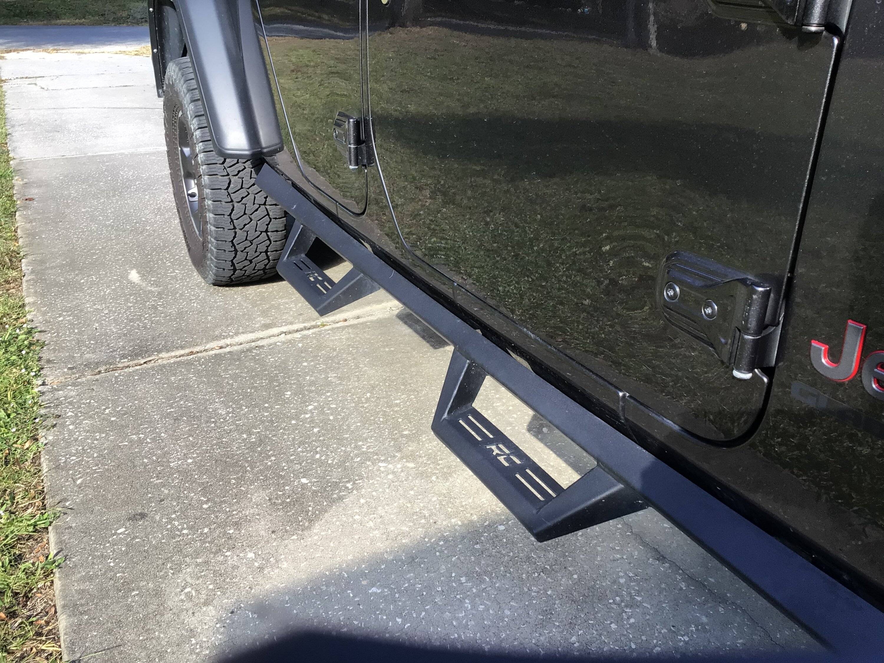 Jeep Gladiator Steps that cover the pinch weld IMG_0600