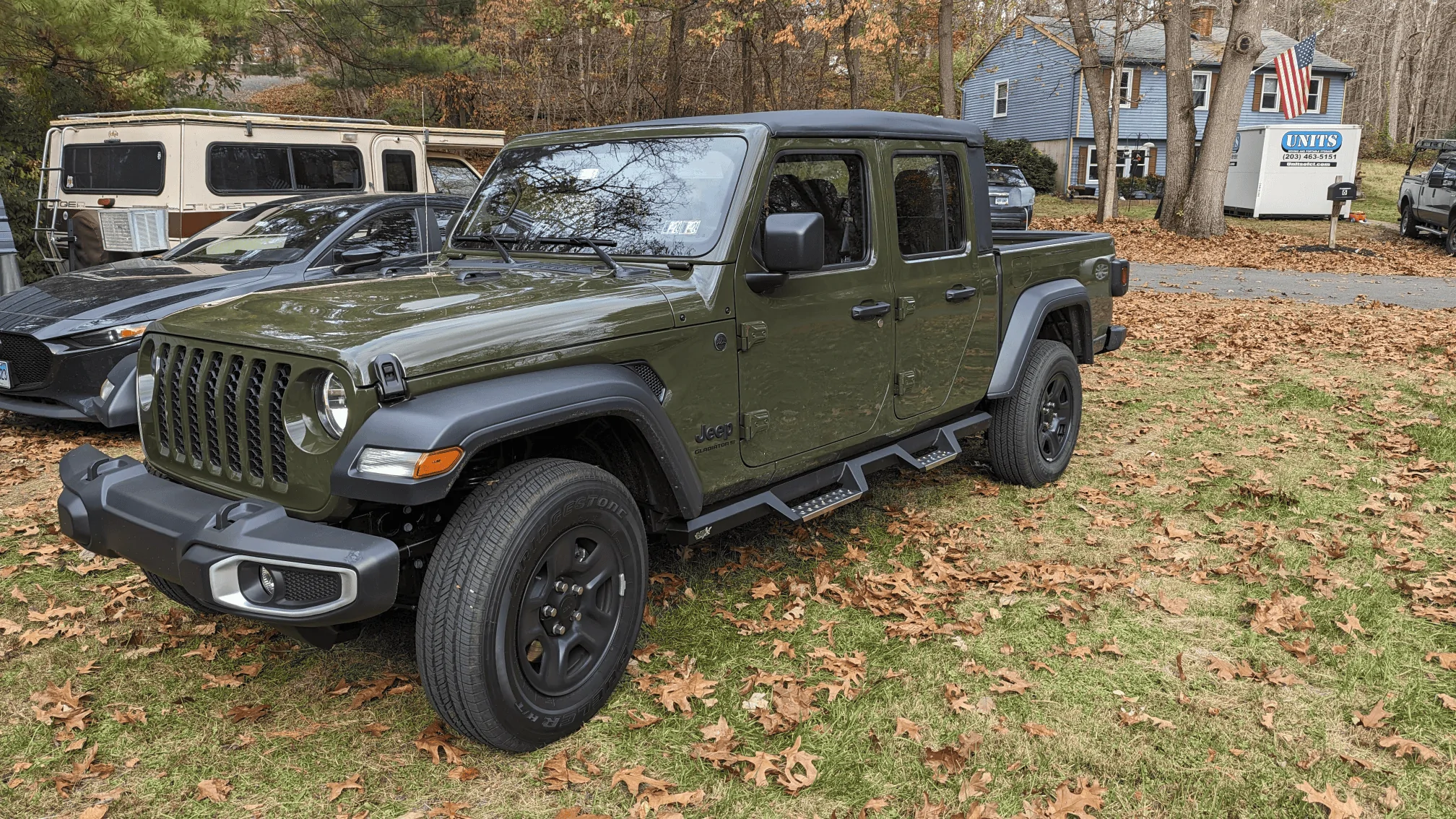 Jeep Gladiator New Gladiator delivered without side steps? 1699310649825