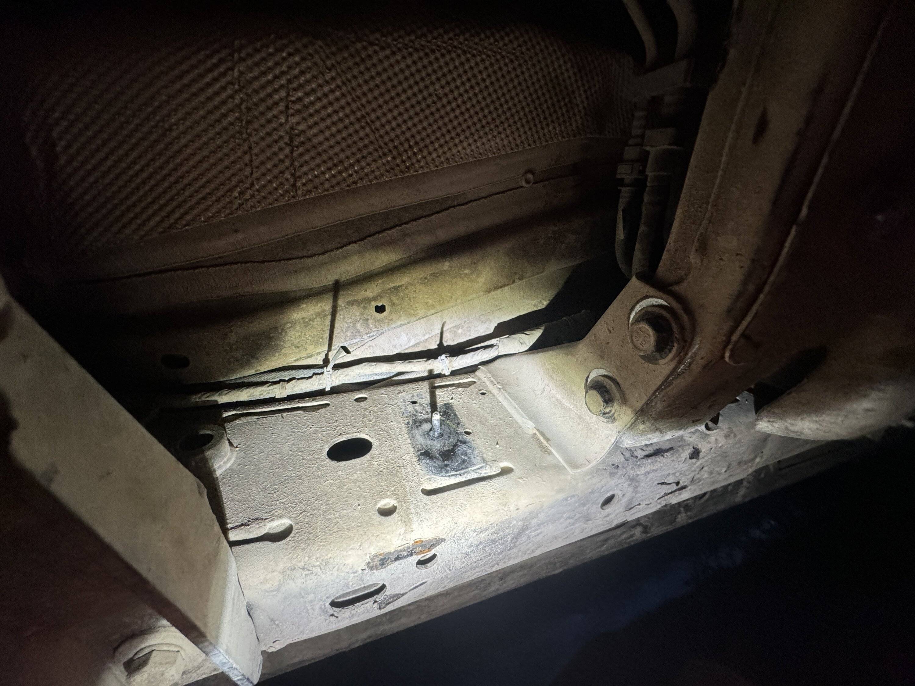 Jeep Gladiator Unknown bracket - help identify IMG_2973