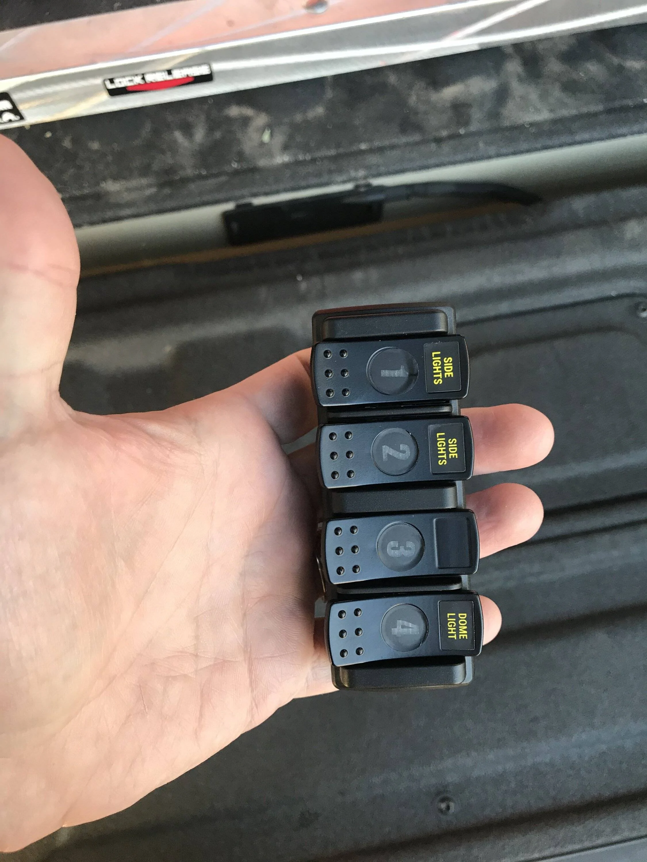 Jeep Gladiator Favorite Aux Accessories 32_TriggerSwitch