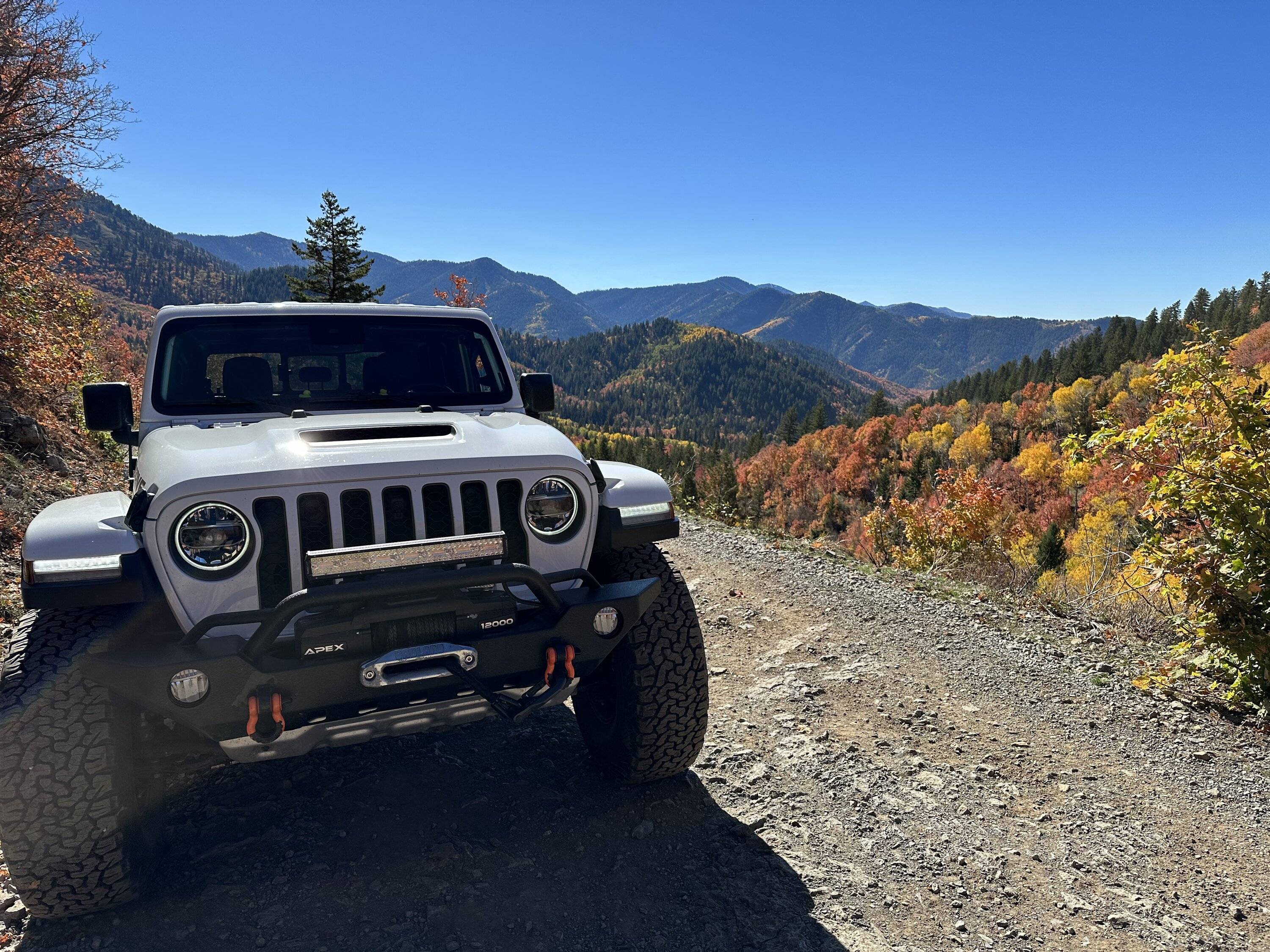 Jeep Gladiator BRIGHT WHITE Gladiator JT Club IMG_1881