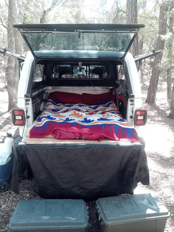 Jeep Gladiator Tailgate Tent 1699642672305