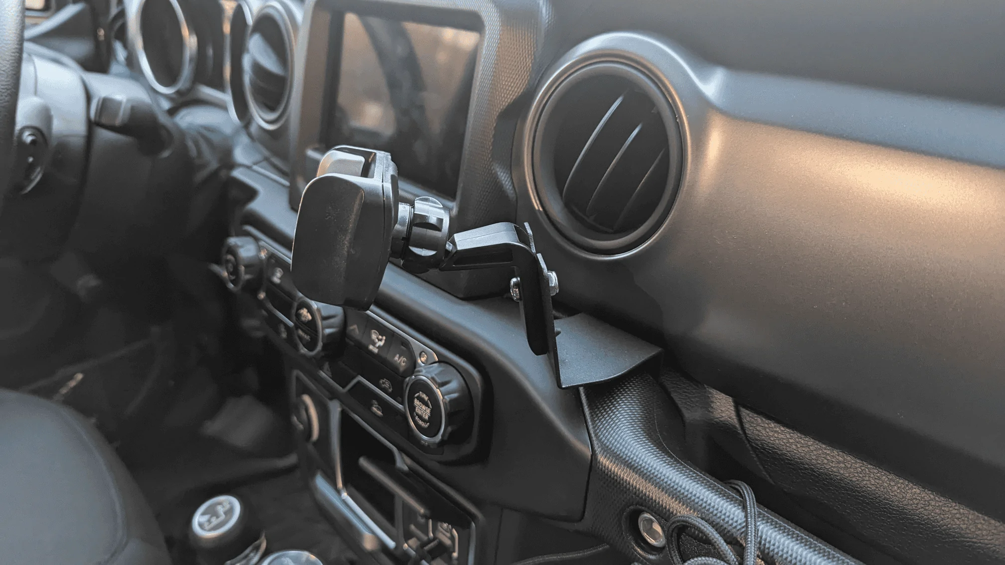 Jeep Gladiator Phone Solutions 1699660380187