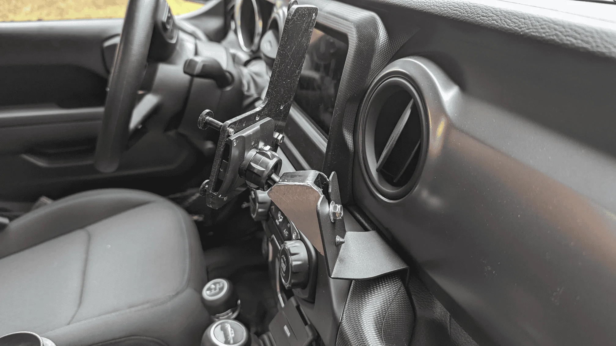 Jeep Gladiator Phone Solutions 1699660758016