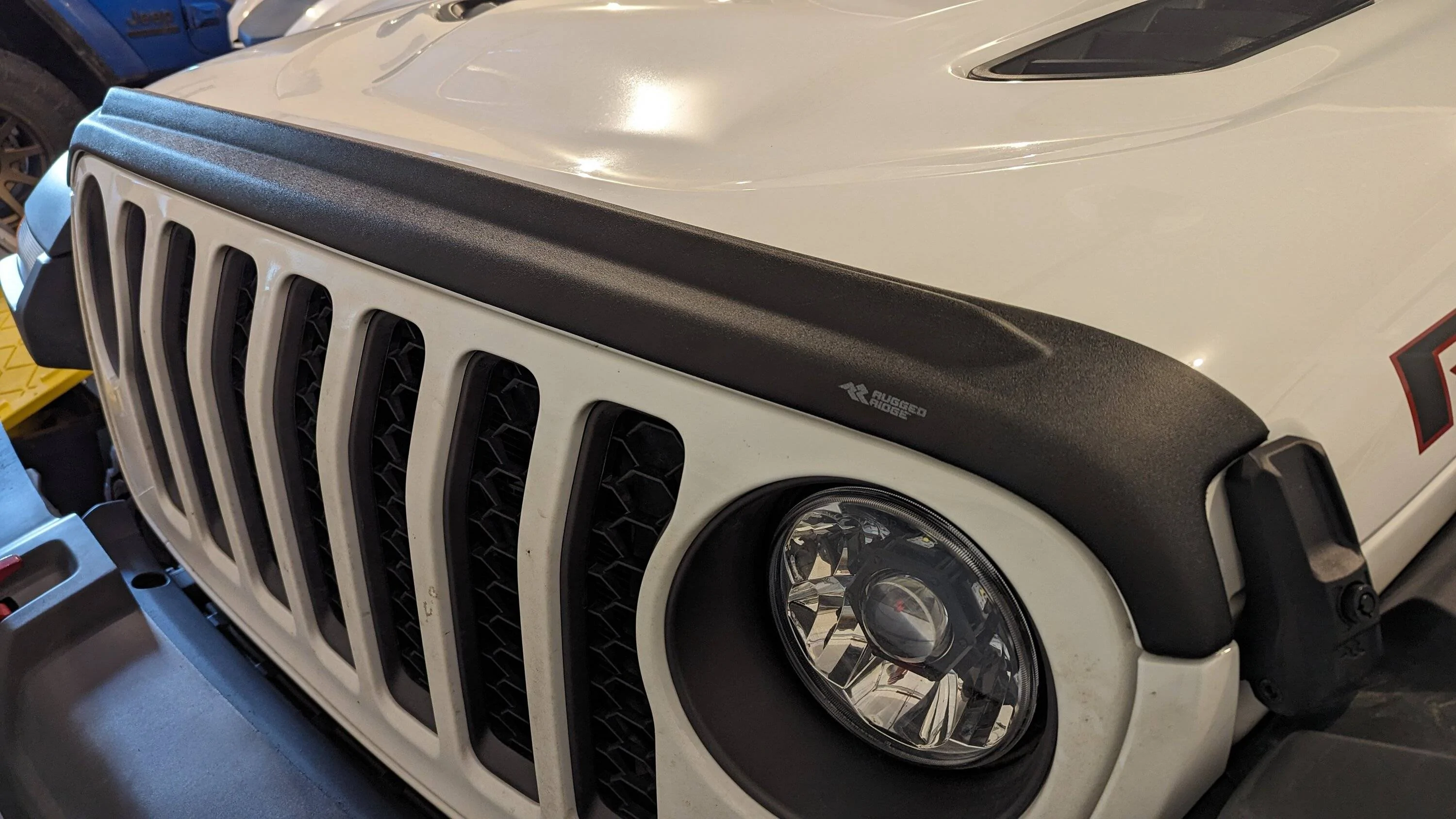 Jeep Gladiator Alaska Daily Drivers: Hydro Blue 80A and Bright White JTR PXL_20231112_224416772