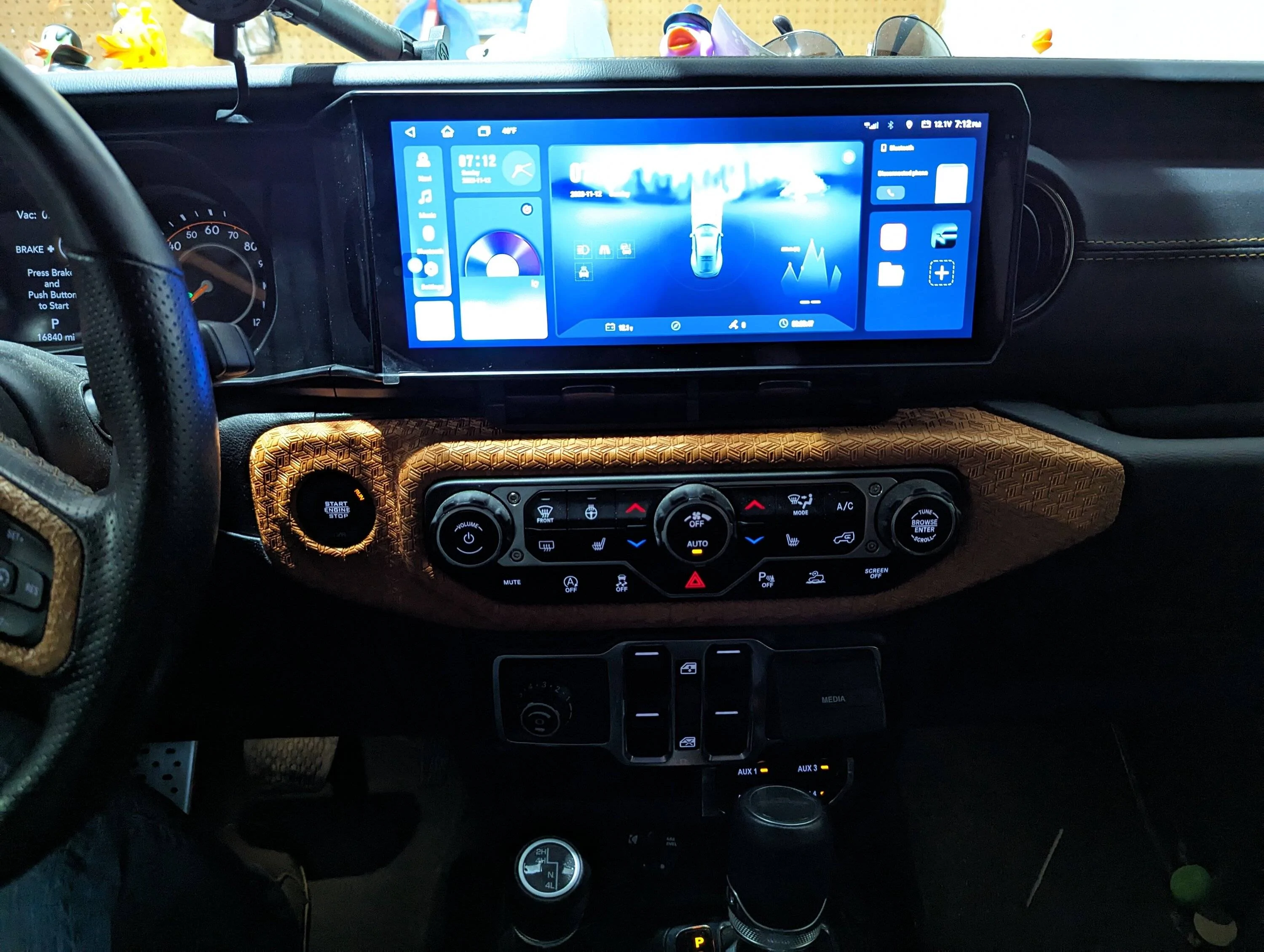 Jeep Gladiator Android head unit similar to 2024 dash 2023-11-12 19.12.20