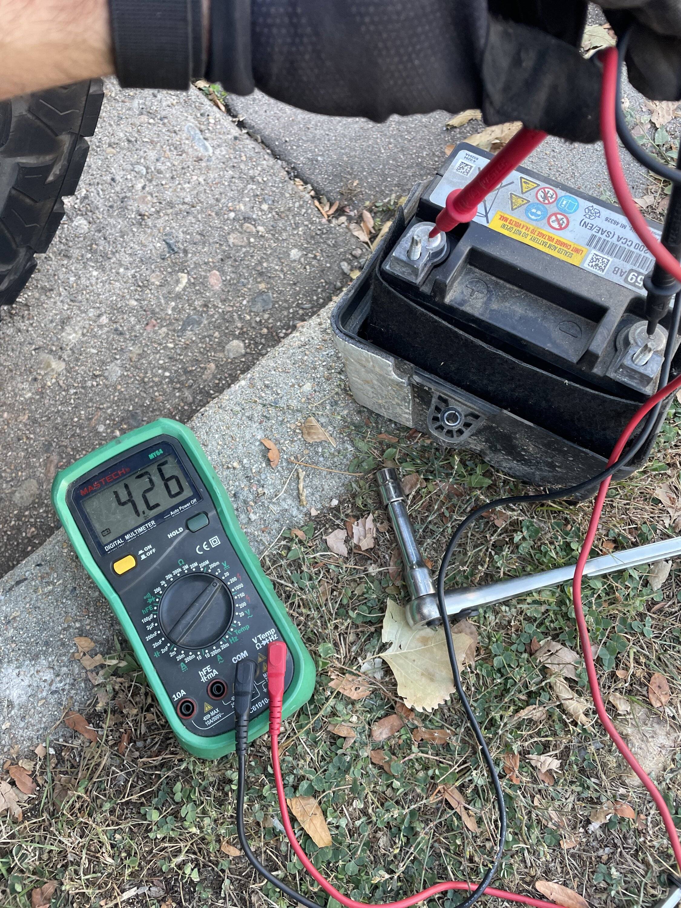 Jeep Gladiator Lights on but engine doesn’t start/turn over - single click then restarts IMG_6017
