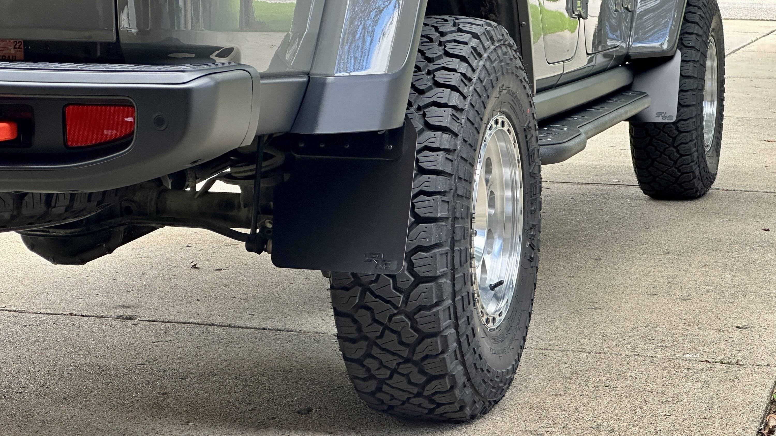Jeep Gladiator Mud flaps, again IMG_4110