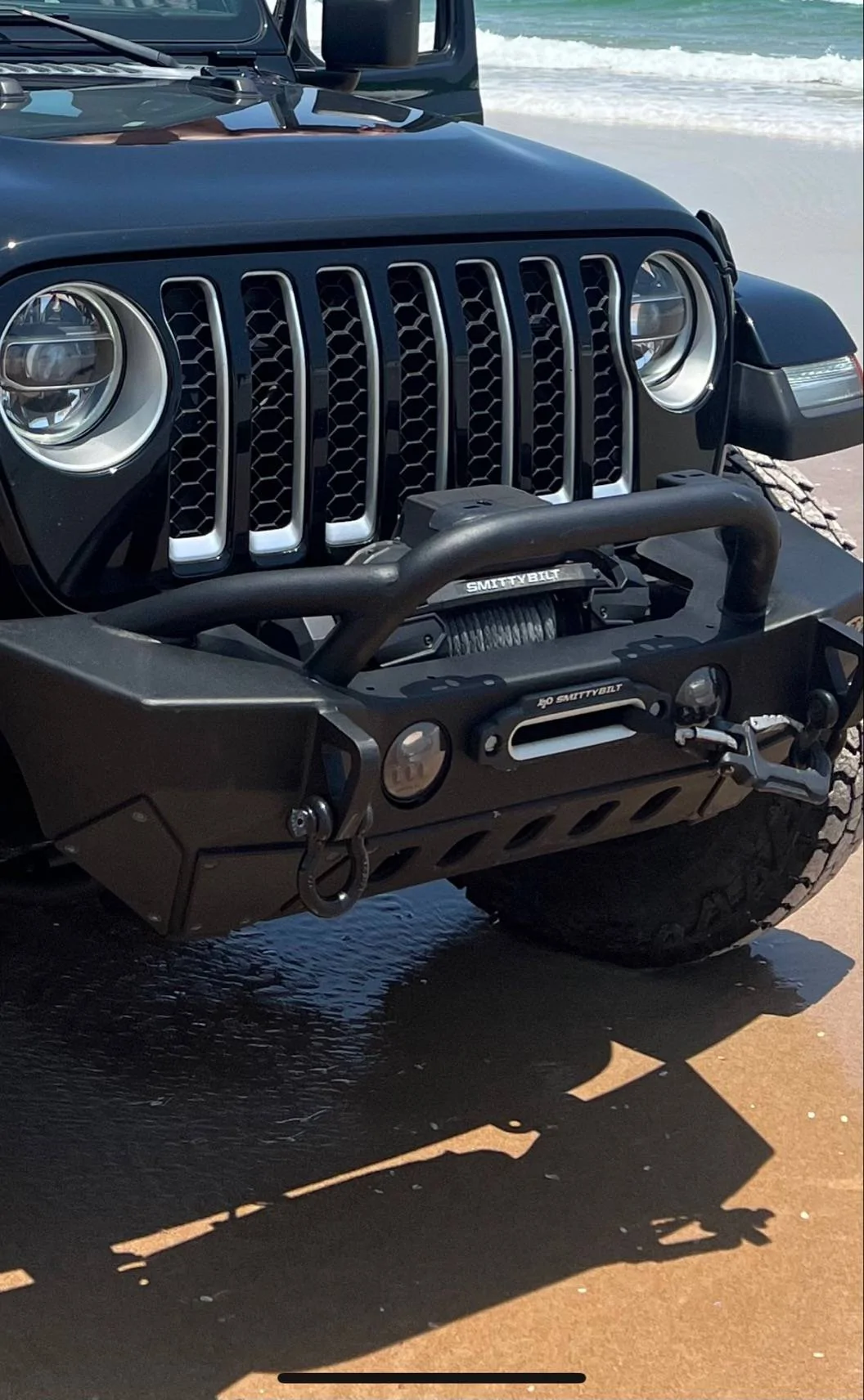 Jeep Gladiator Fog lights in steel bumper Image (1)