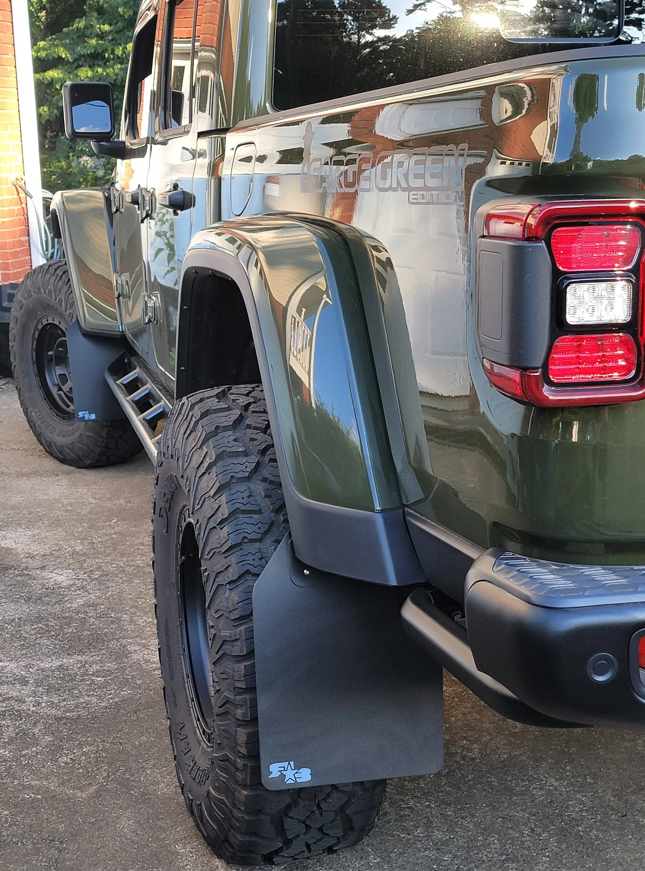 Jeep Gladiator Mud flaps, again 20220706_124217