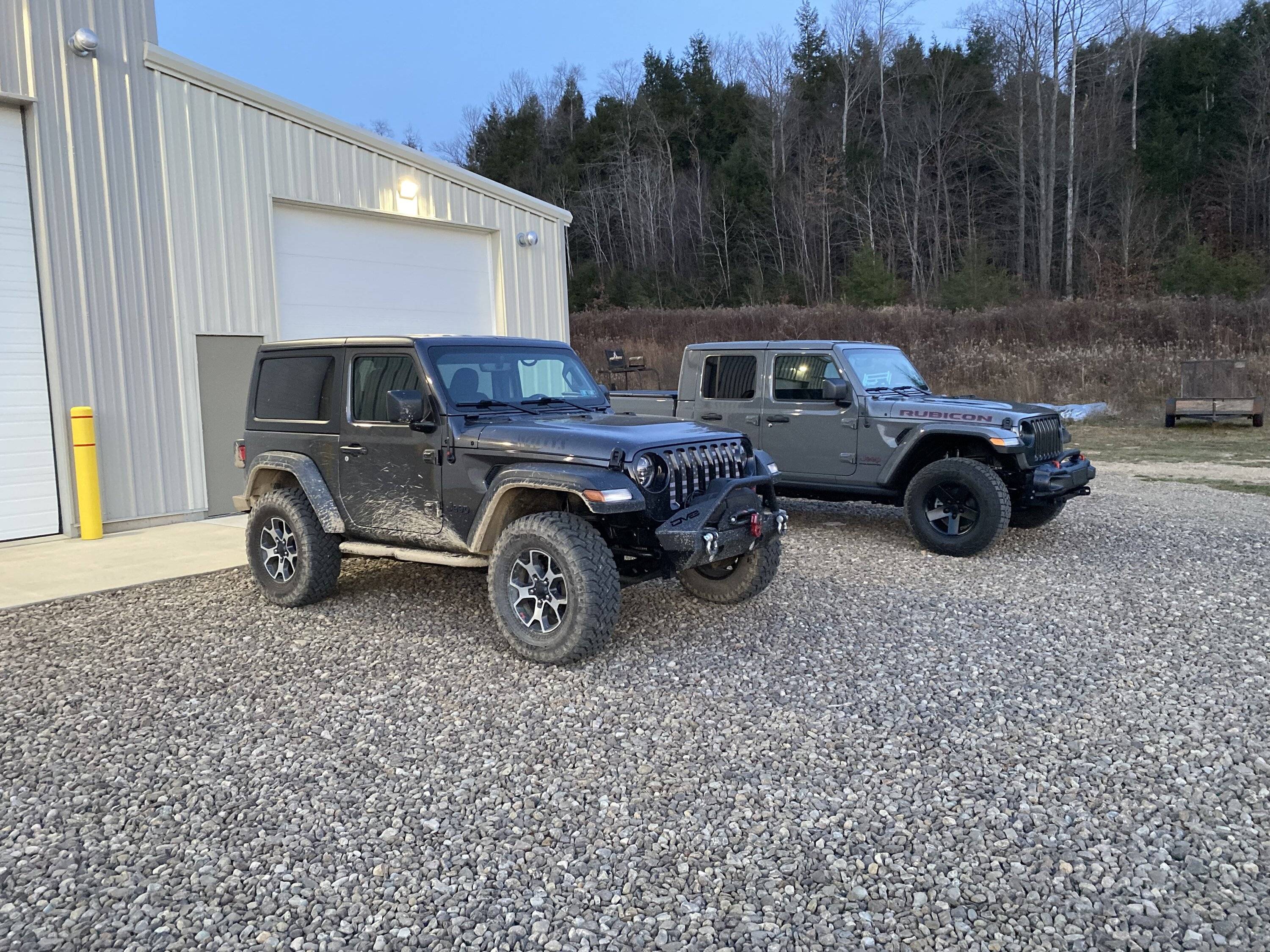 Jeep Gladiator STING GRAY Gladiator JT Club 72186523058__02815797-898B-4600-85A7-56035CEEDE19