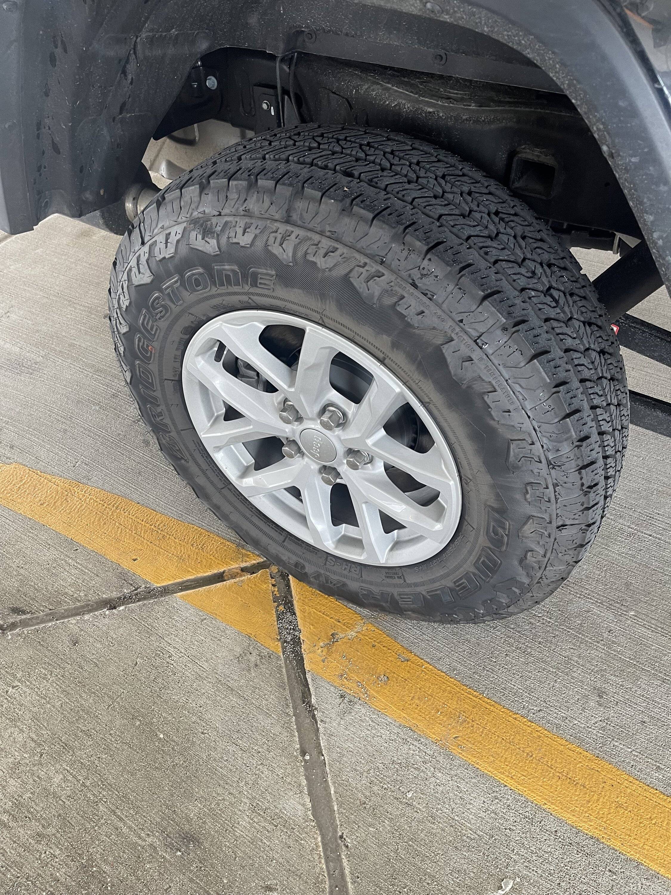 Jeep Gladiator Sport Diesel wheels and tires $250 IMG_6289