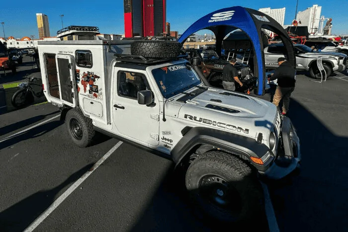 Jeep Gladiator Not mine, pics found online 1700228410165